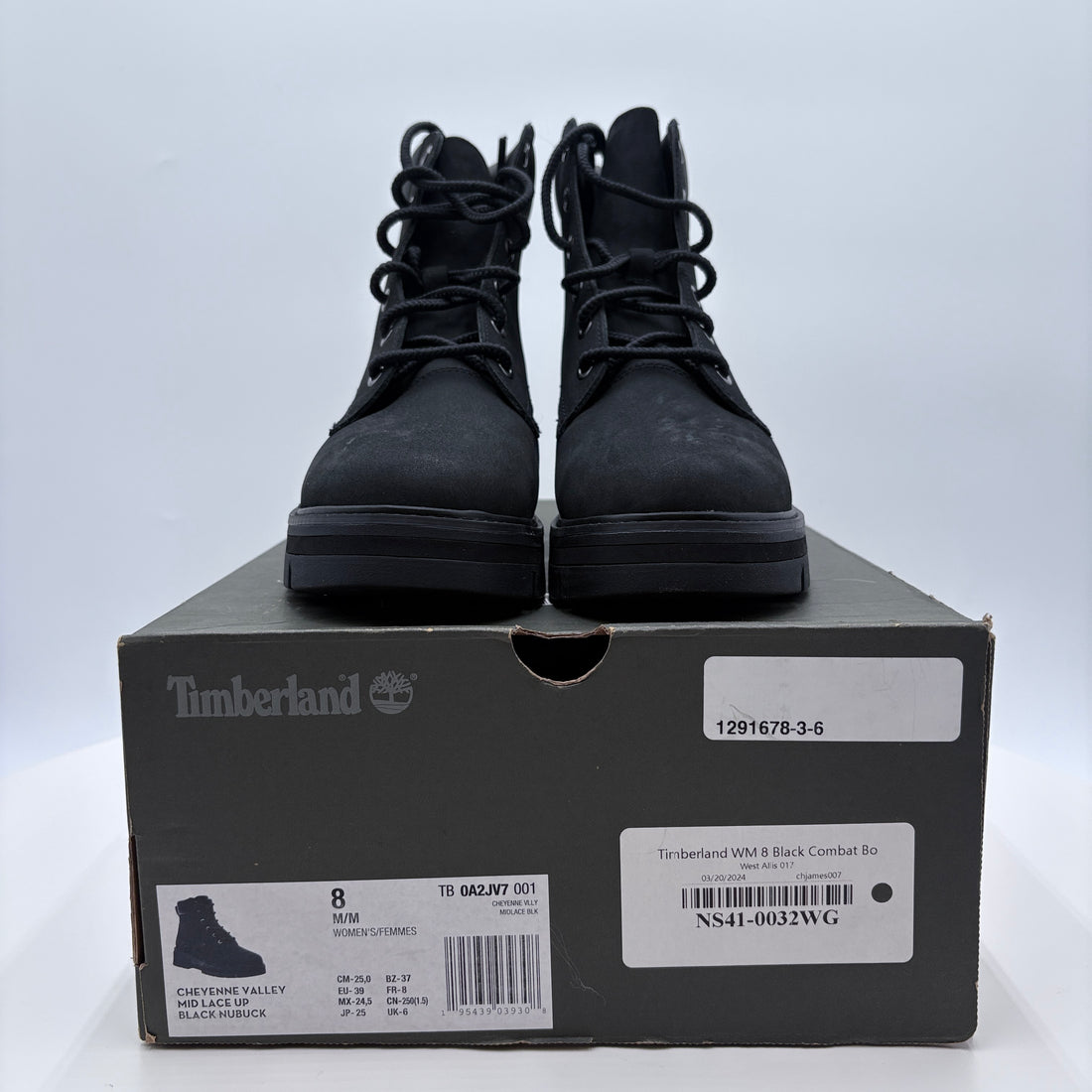 Timberland Cheyenne Valley Black Women's Boots, like new in box