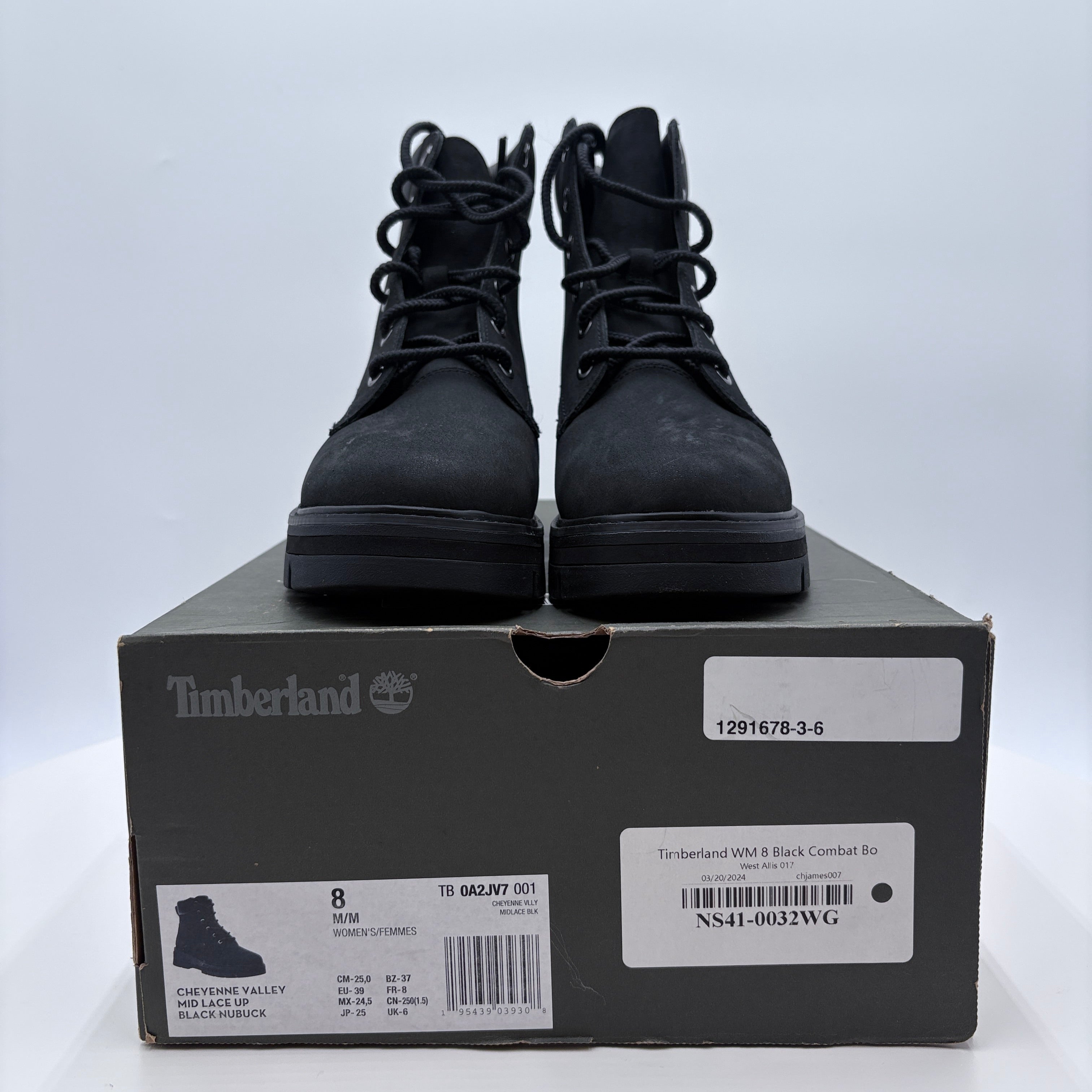 Timberland Cheyenne Valley Black Women's Boots, like new in box