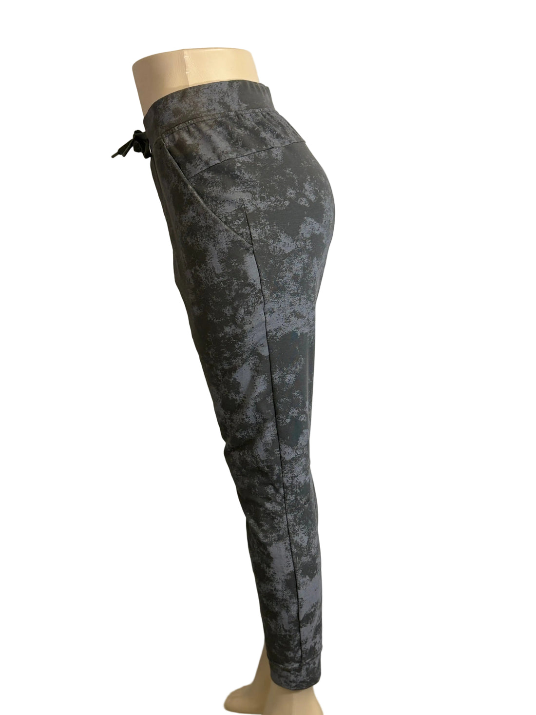 Lululemon mottled black and gray joggers
