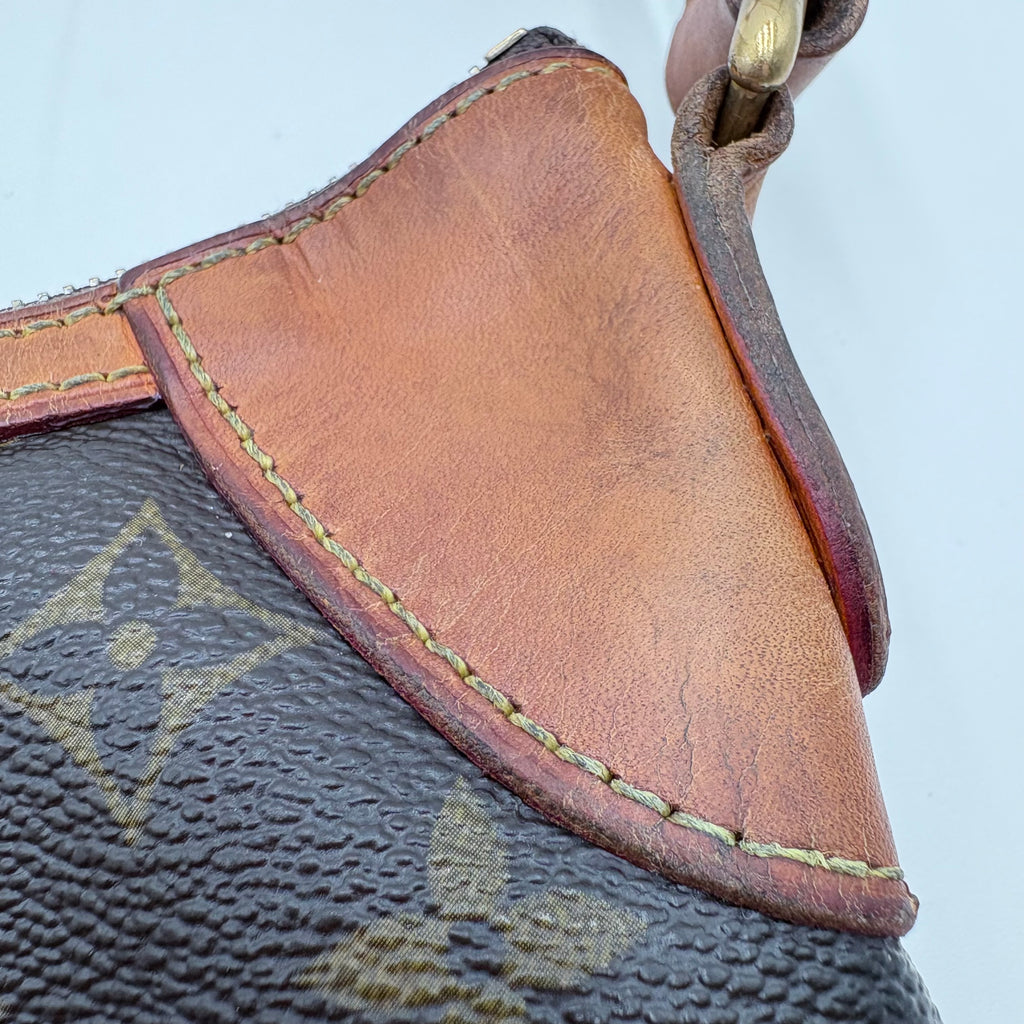 Authenticated Vintage Louis Vuitton cross body purse