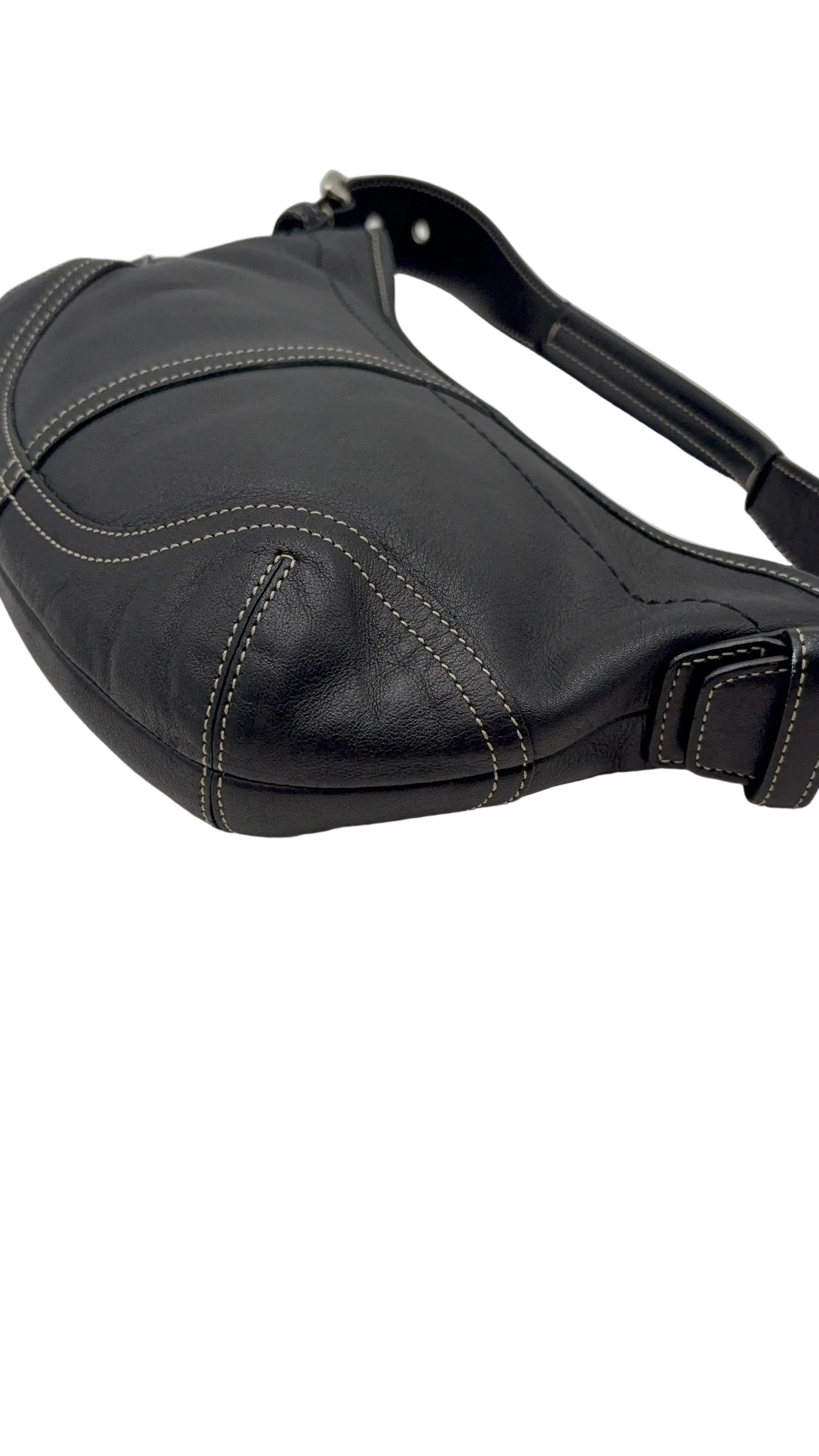 Authenticated Coach Leather Hobo Handbag – Classic Everyday Carry