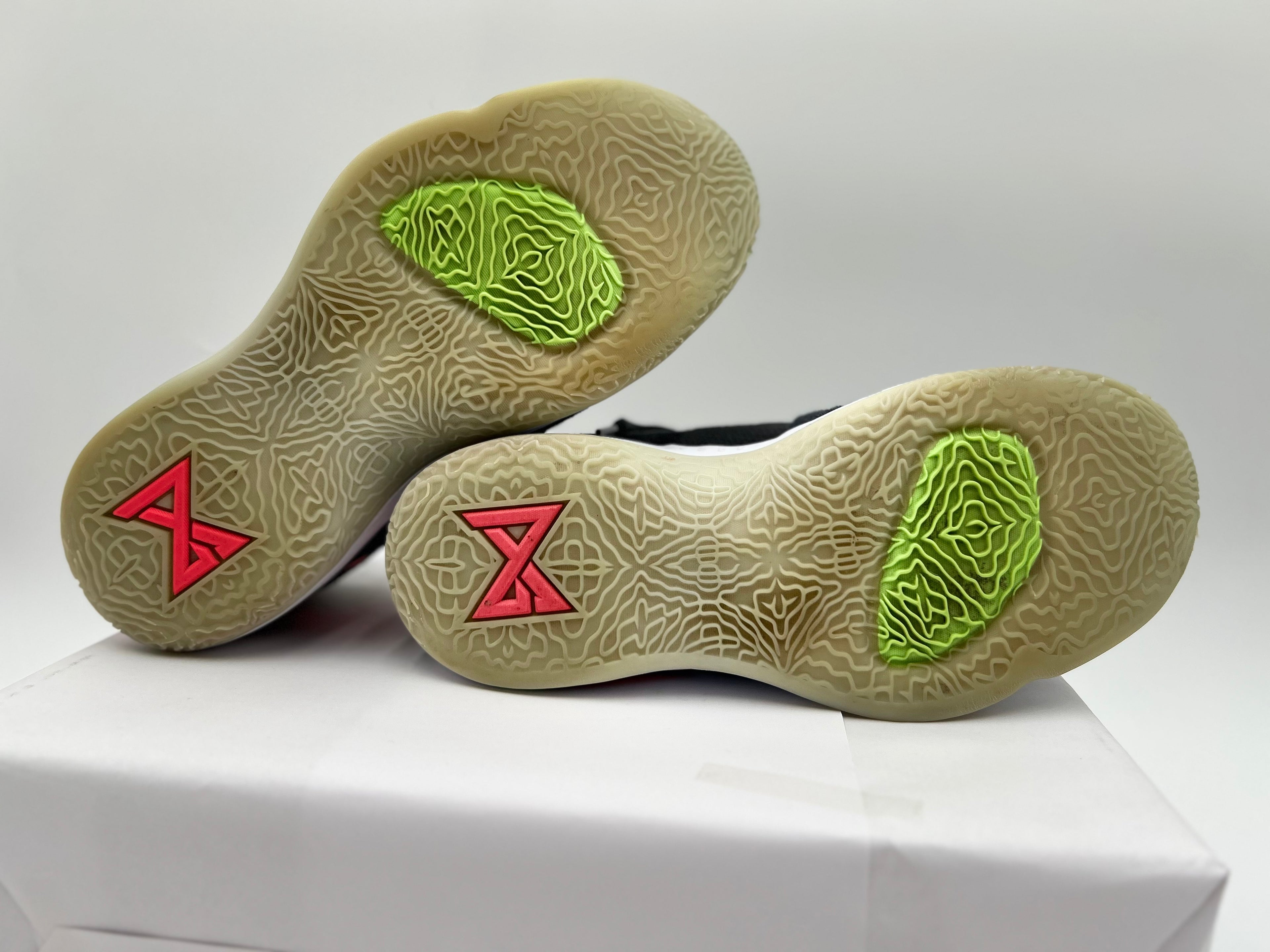 Nike Zoom Black Rainbow Swish