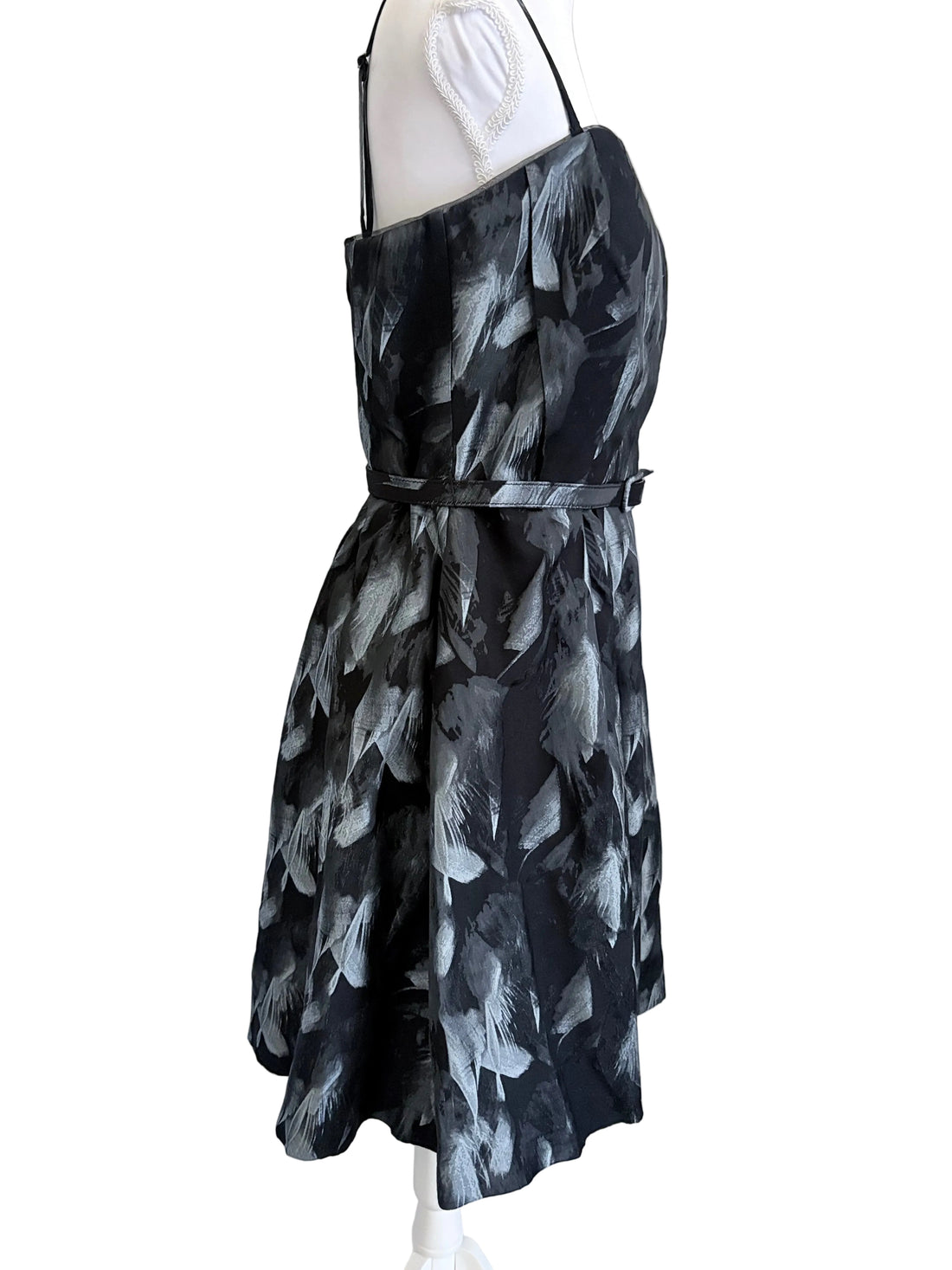White House Black Market beautiful black and gray sleeveless dress