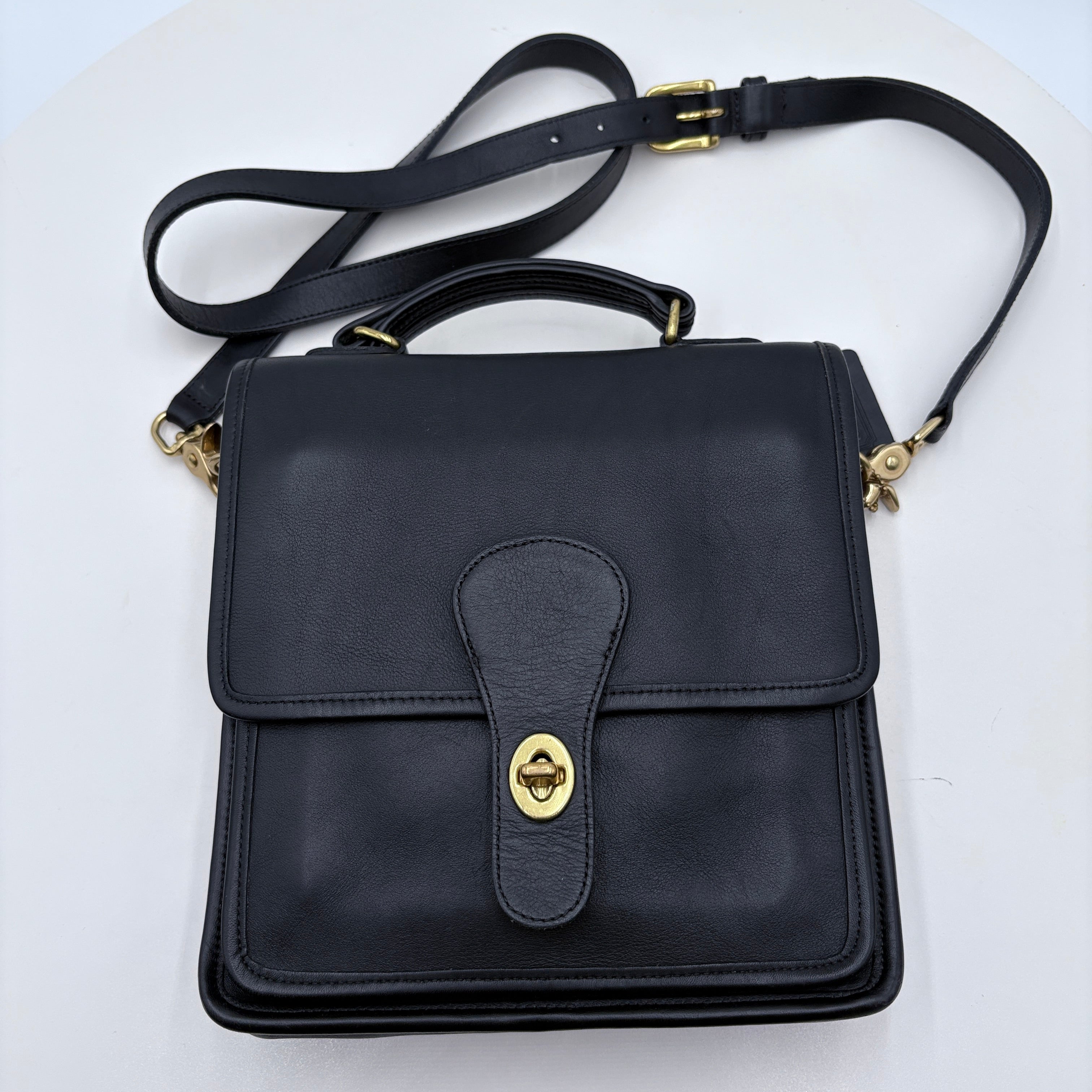 Authenticated vintage Coach Willis cross body purse