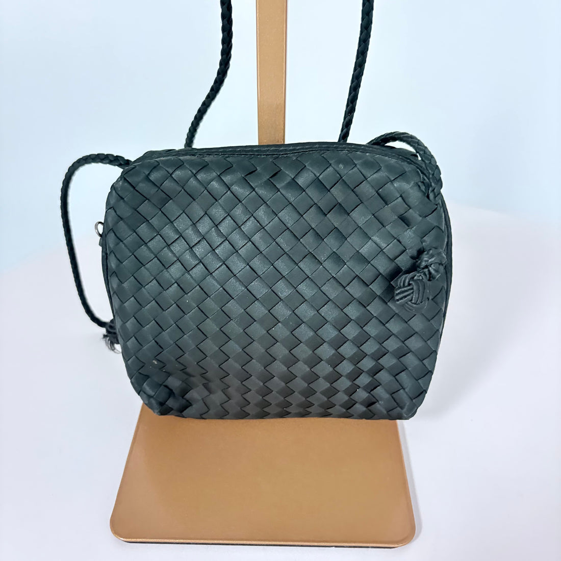 Authenticated Bottega Veneta crossbody purse