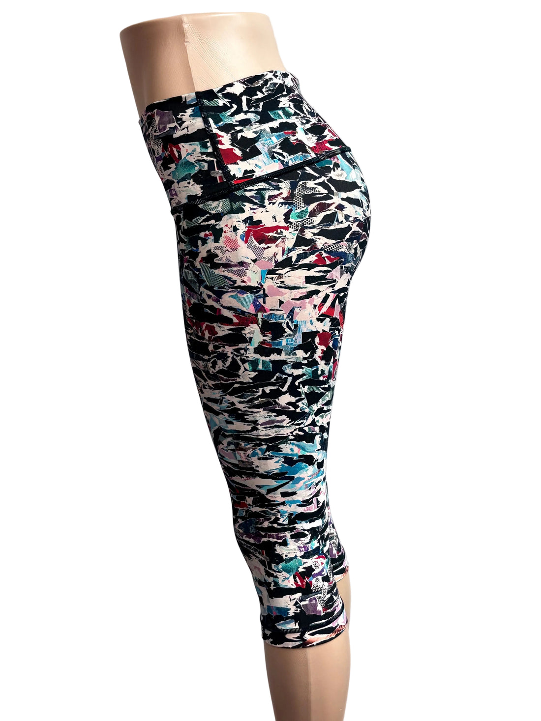Lululemon multi-color print capri leggings
