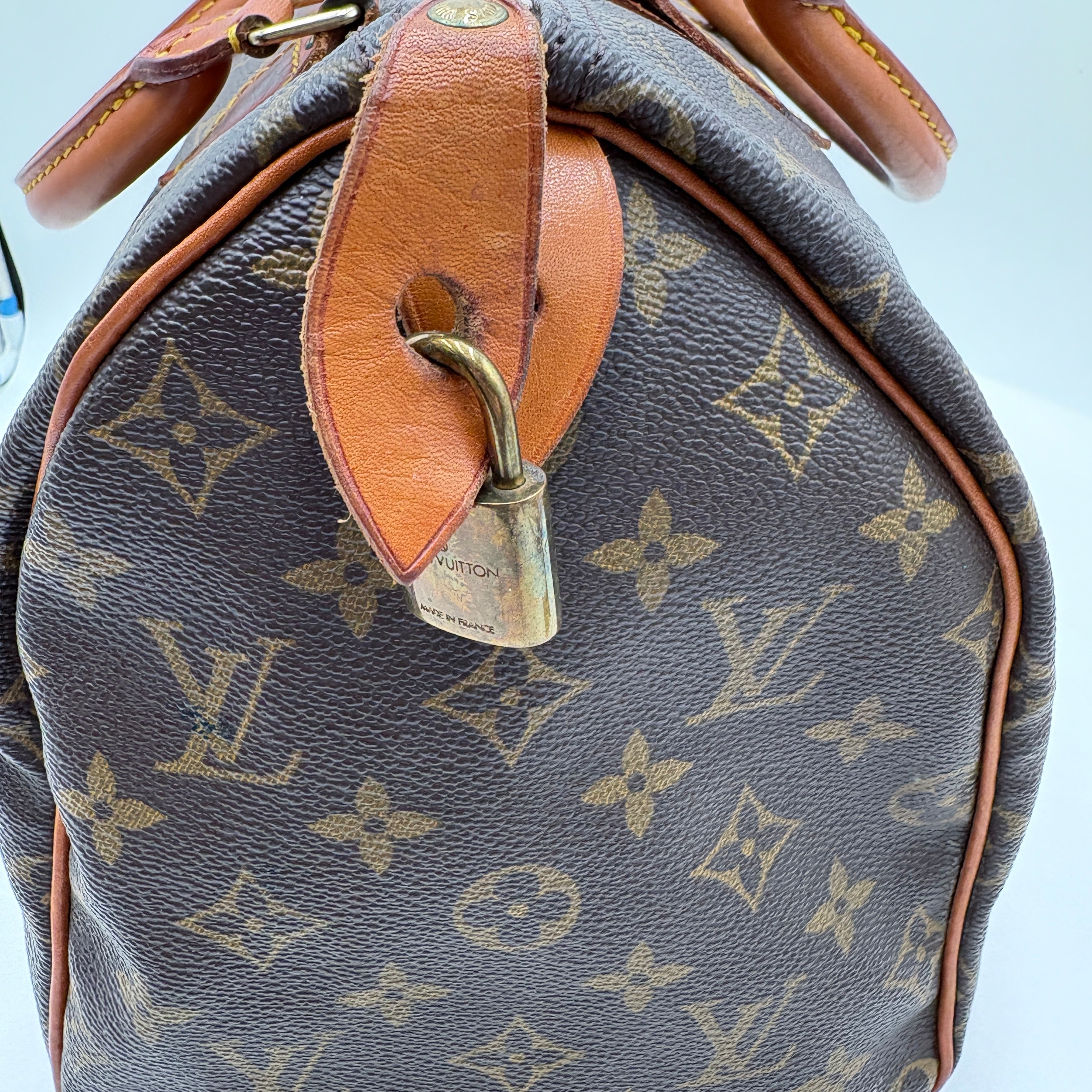 Authenticated Louis Vuitton Monogram 30 Speedy handbag purse