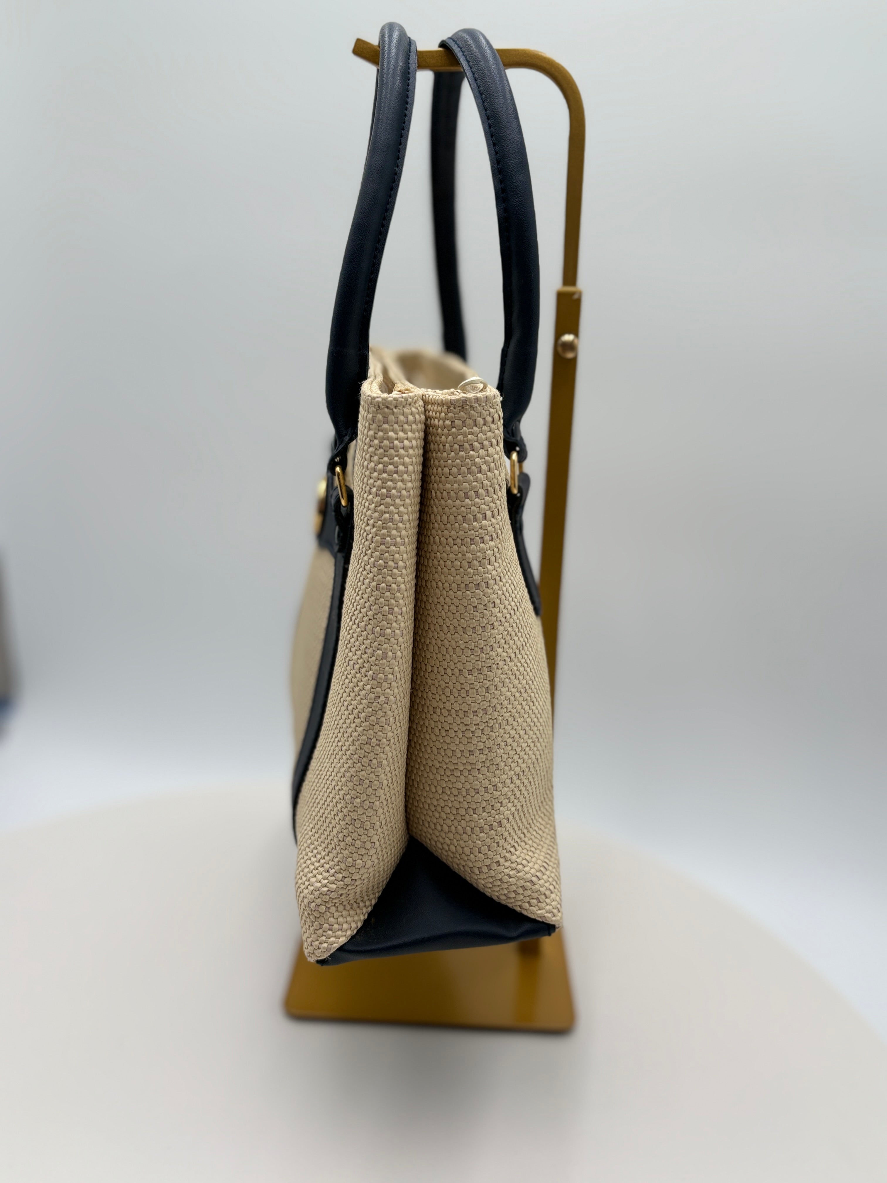 Bueno California Handbag purse