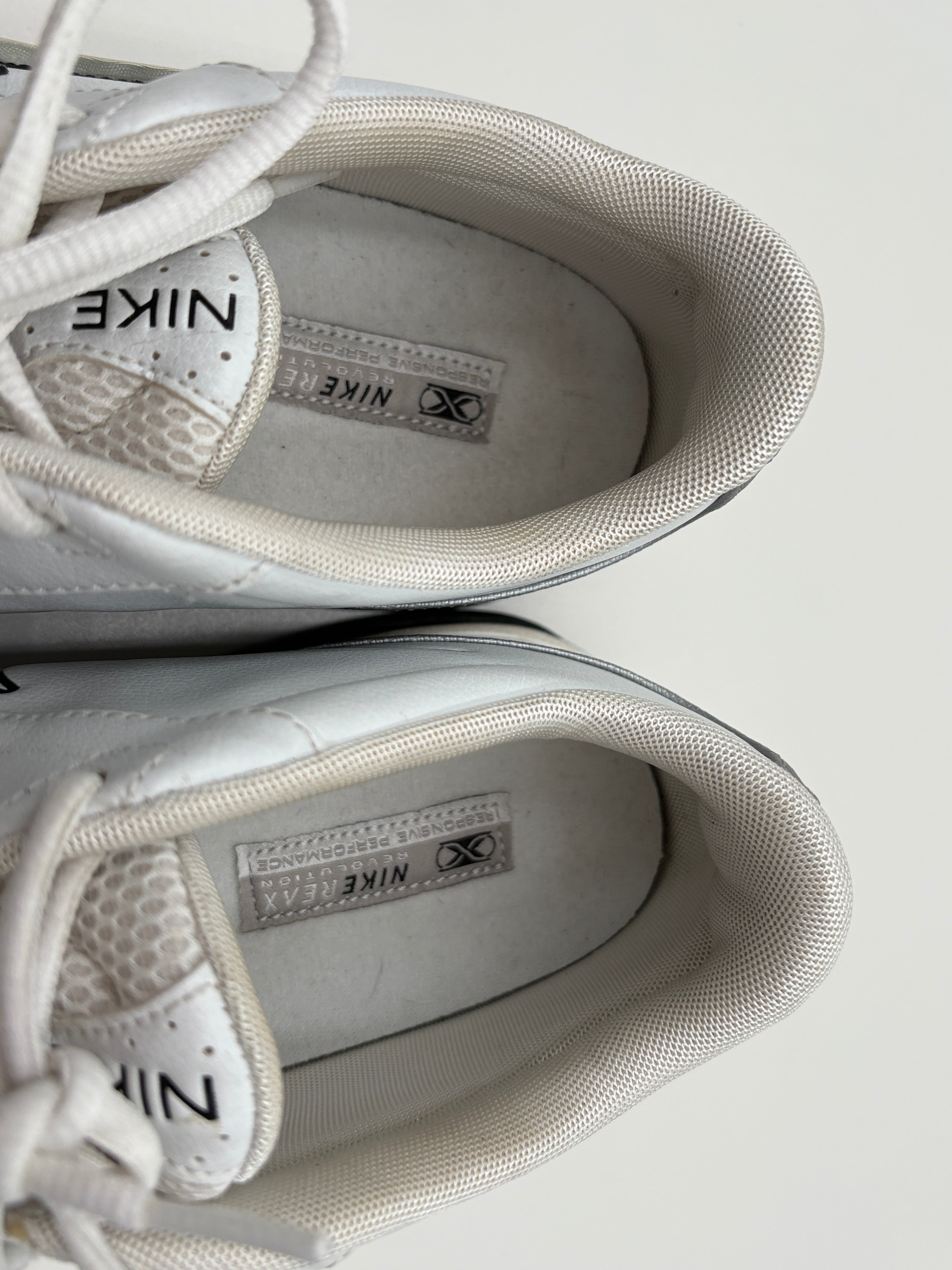 Nike Reax Trainer III SL White Metallic Silver (333765-101) Authenticated