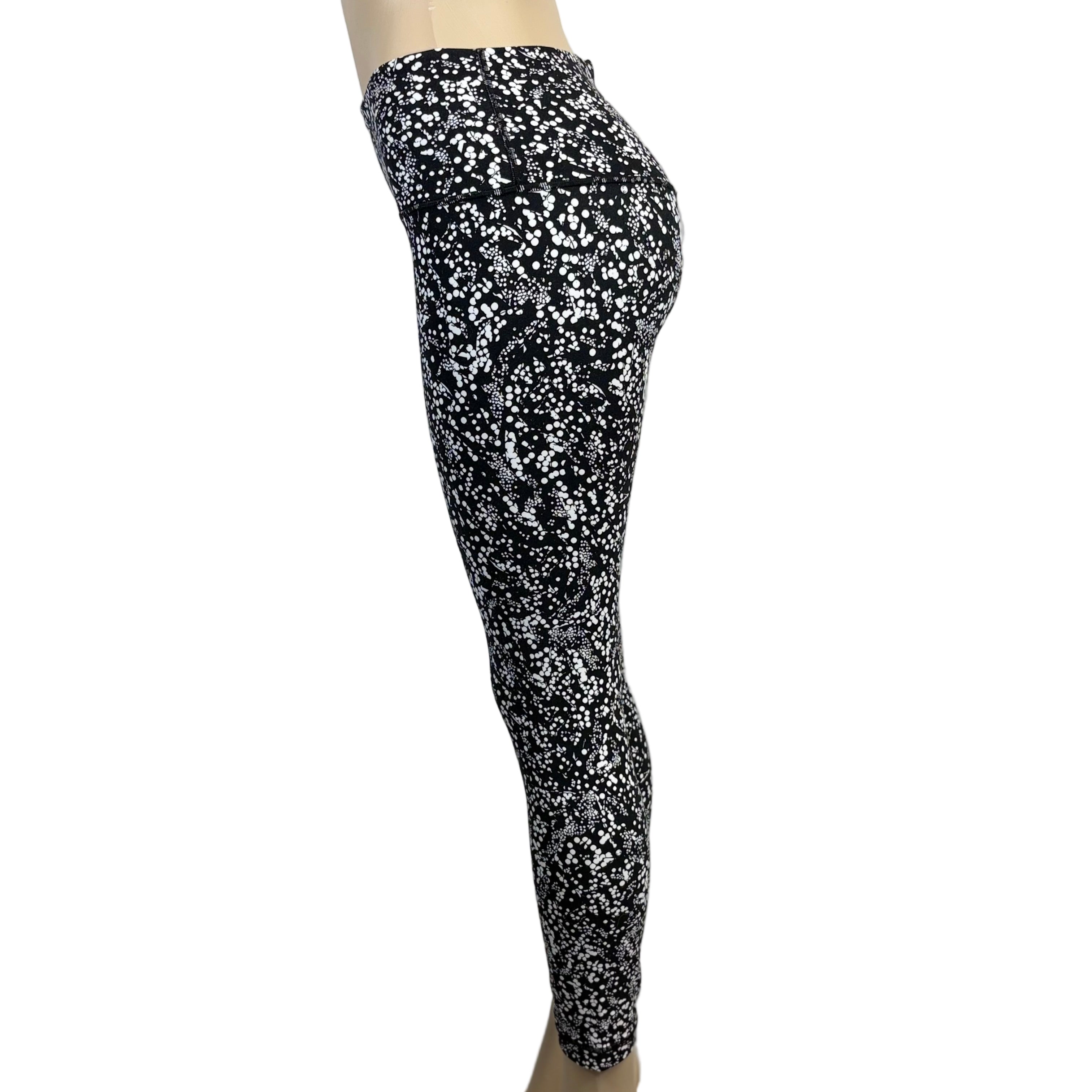 Lululemon Leggings, size 8