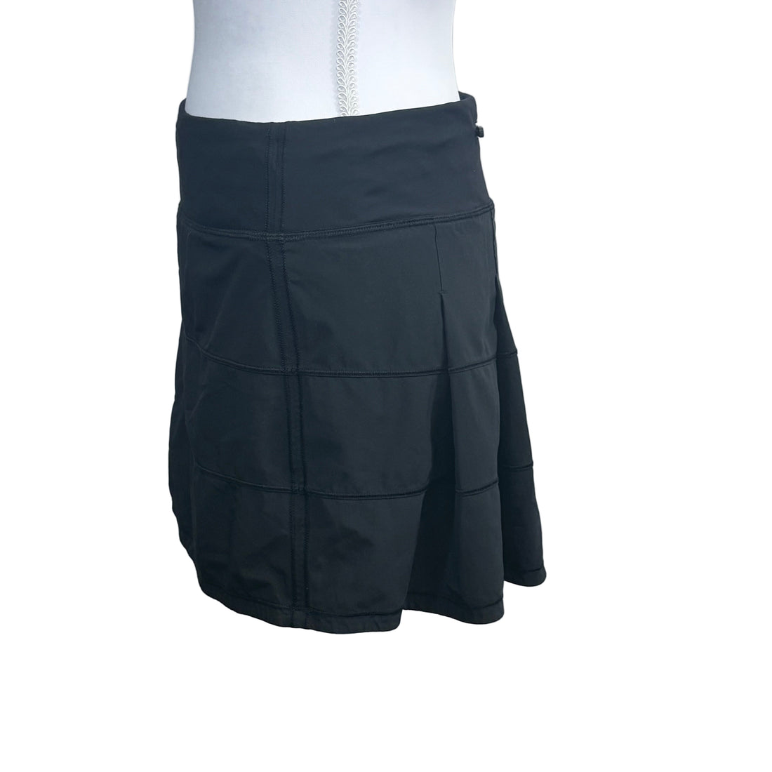 Lululemon shorts, size medium