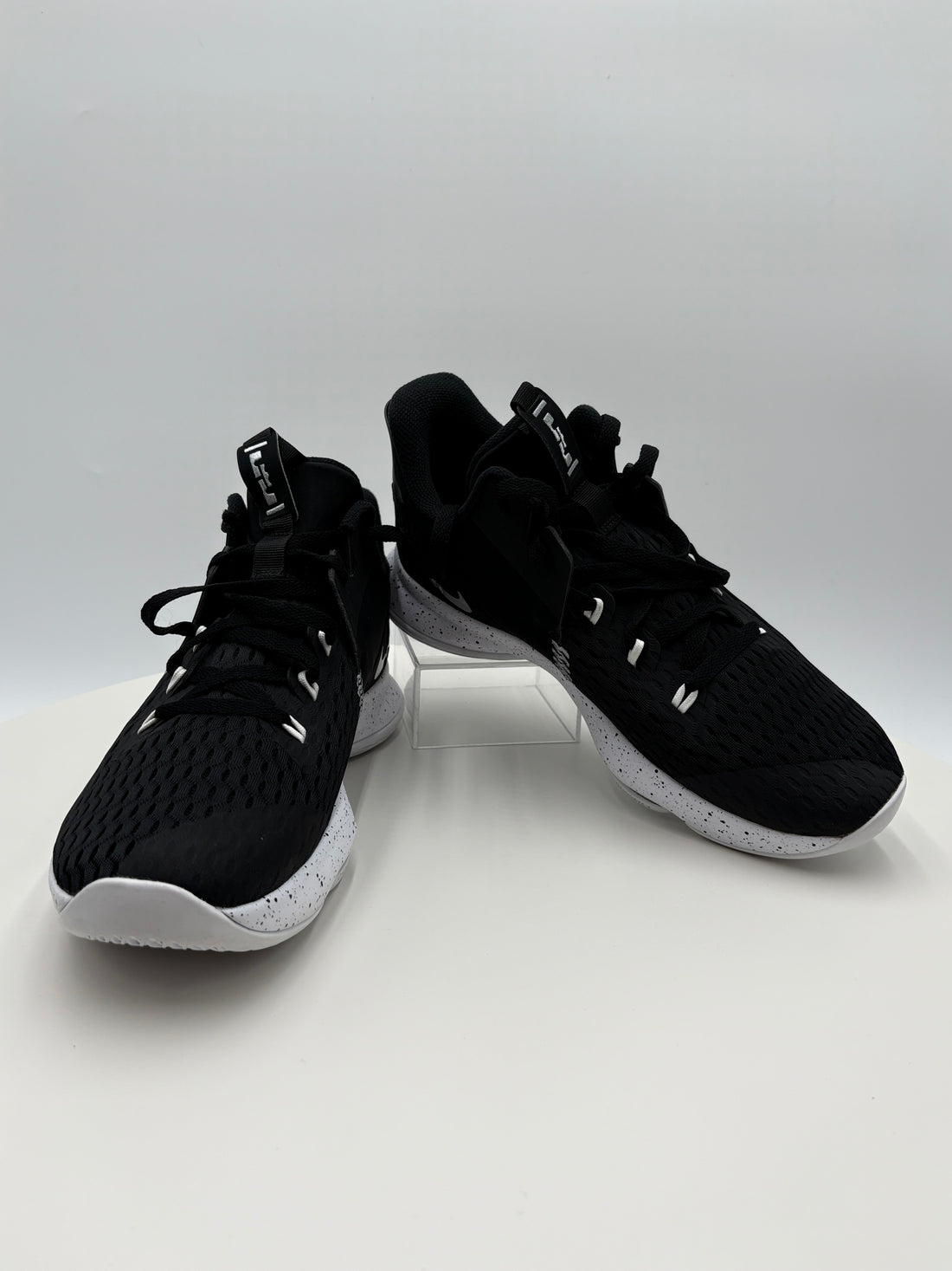 Nike Lebron Witness 5