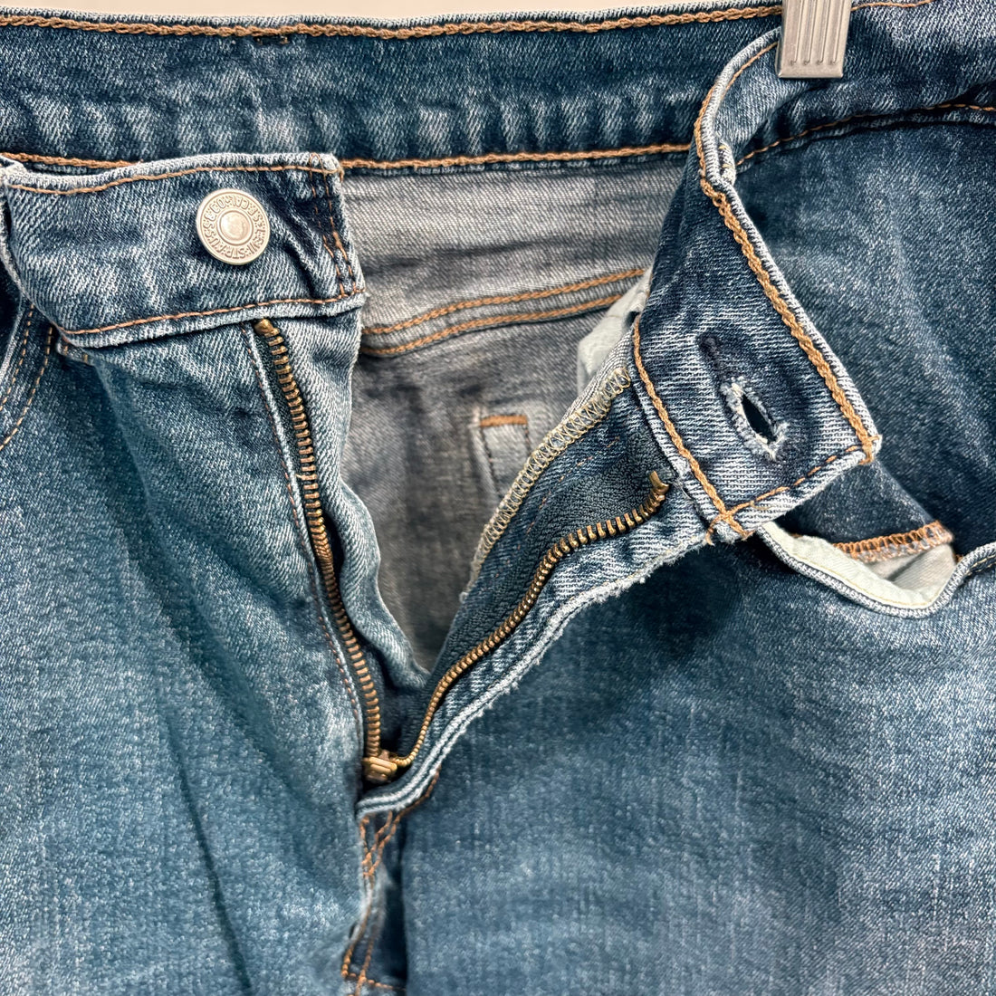 Levi 505 Men's jeans, waist size 34"