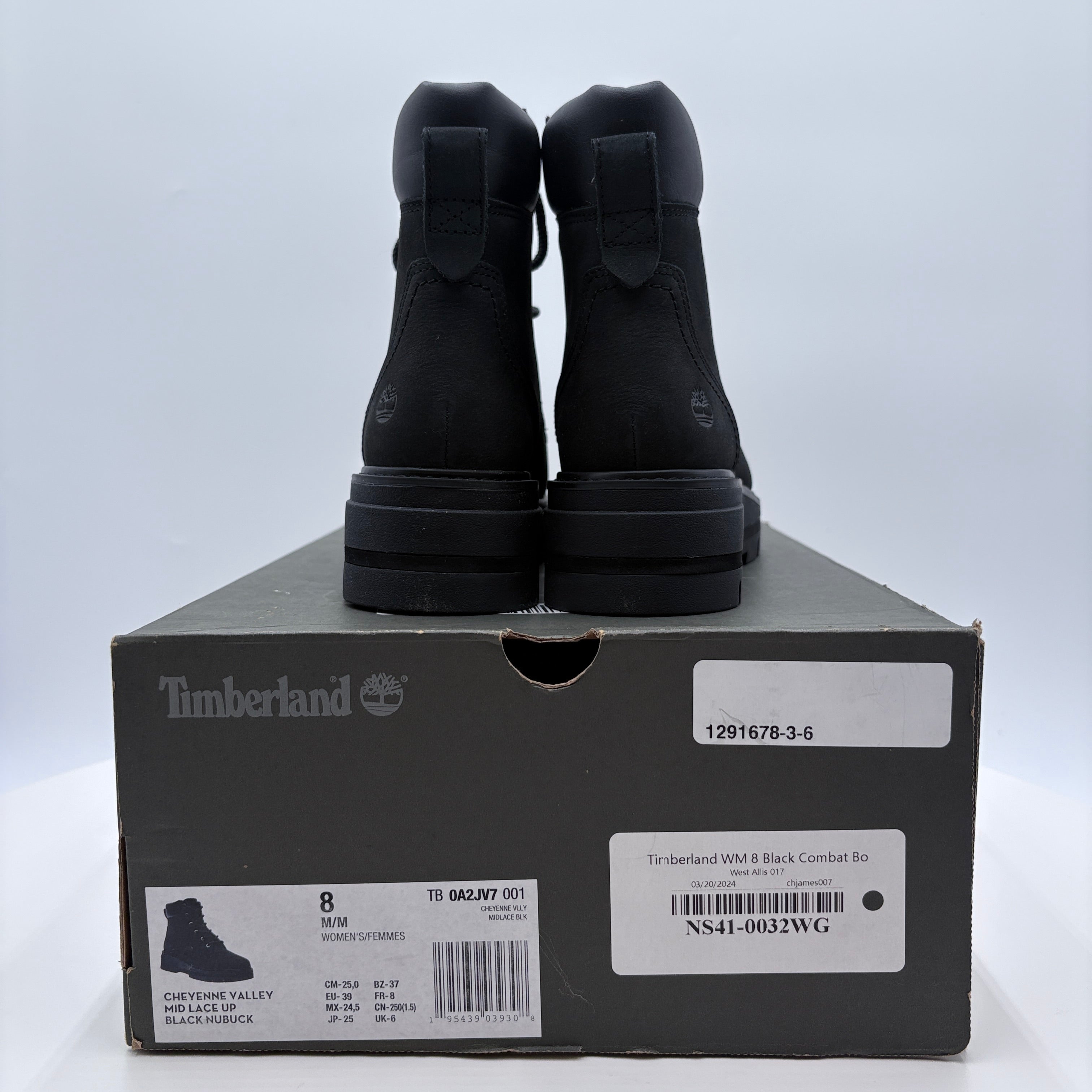 Timberland Cheyenne Valley Black Women's Boots, like new in box