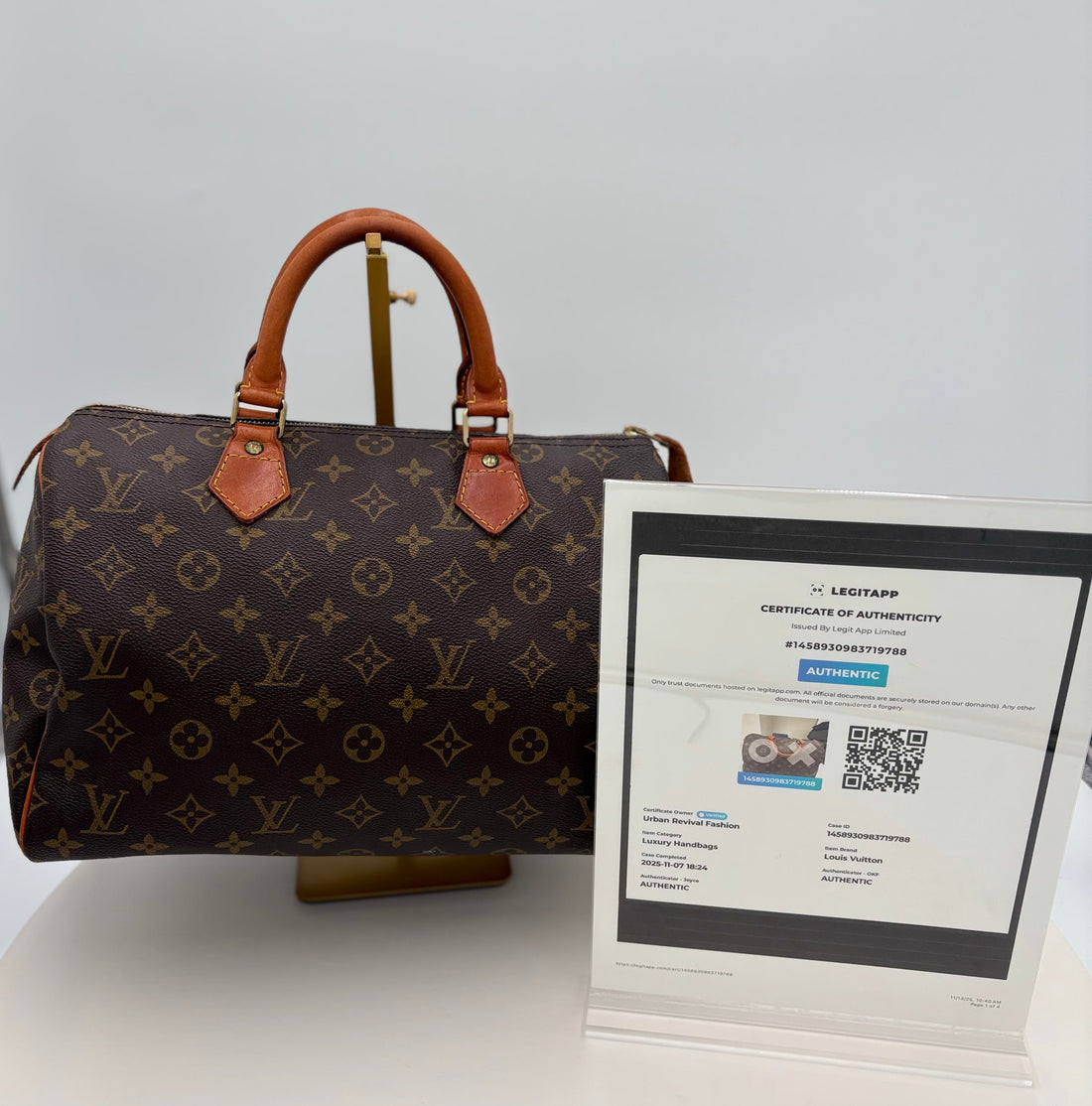 Authenticated Louis Vuitton Monogram 30 Speedy handbag purse