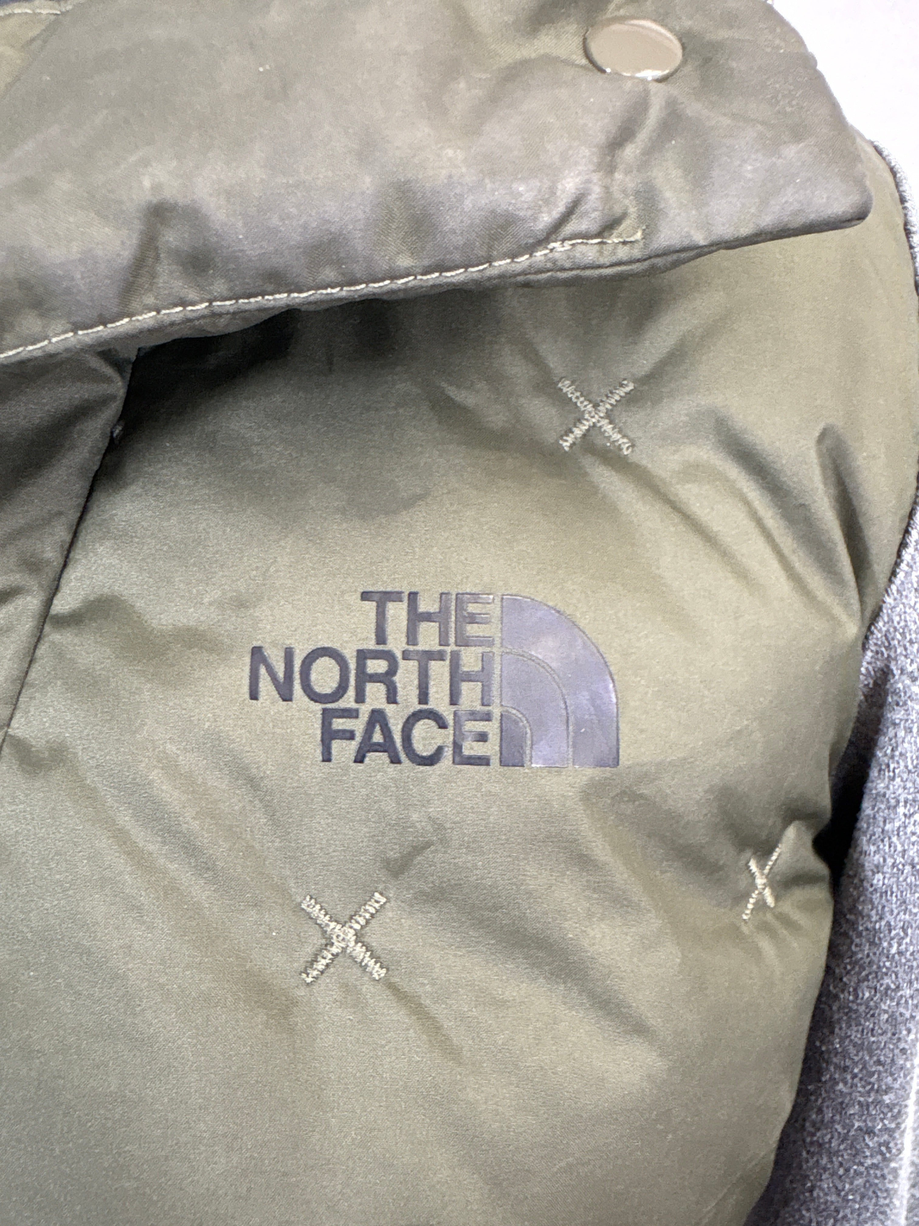North Face long sleeve puffer jacket with hood, size small