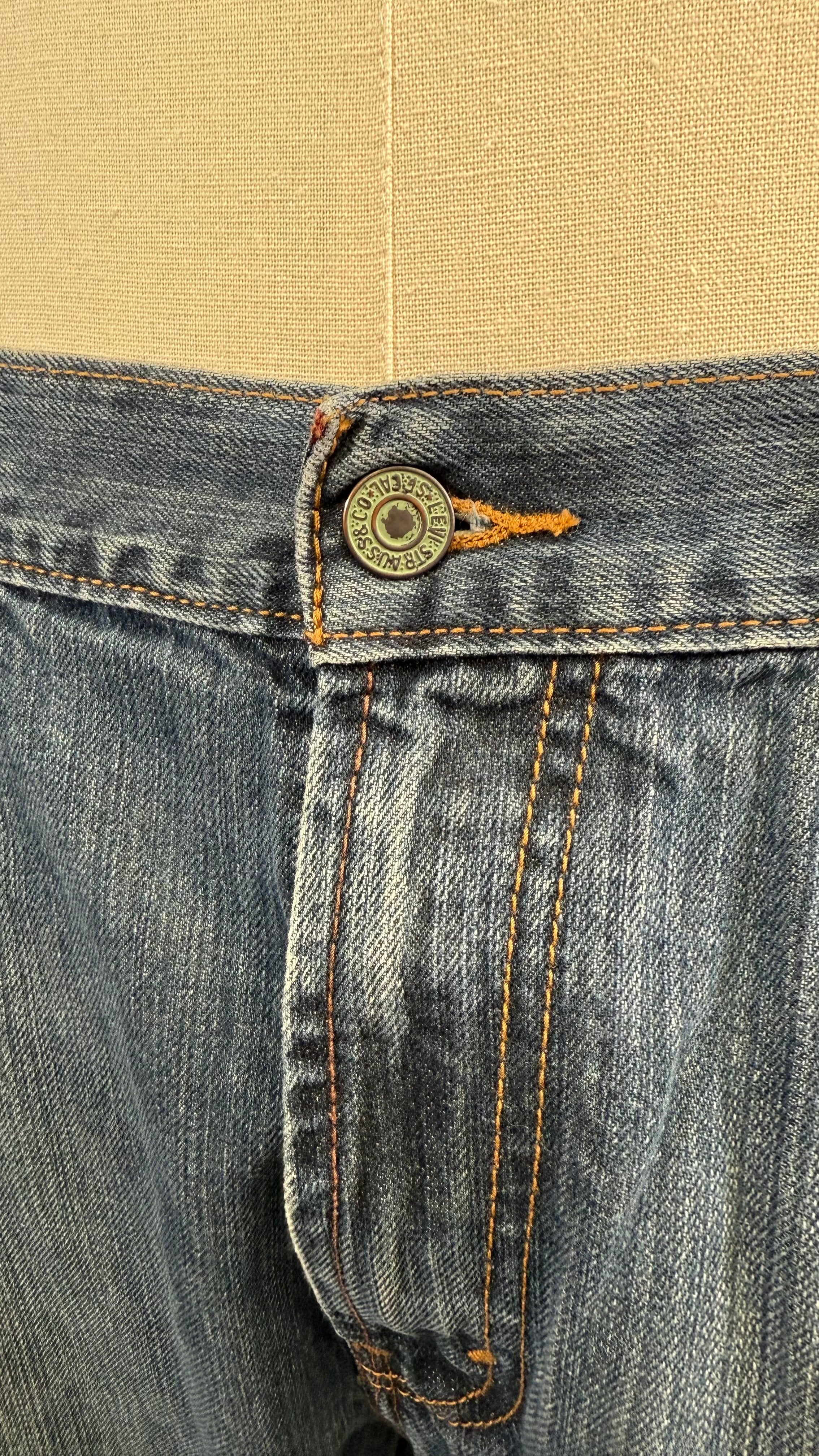 Levi Men's 559 Jeans, waist 32"