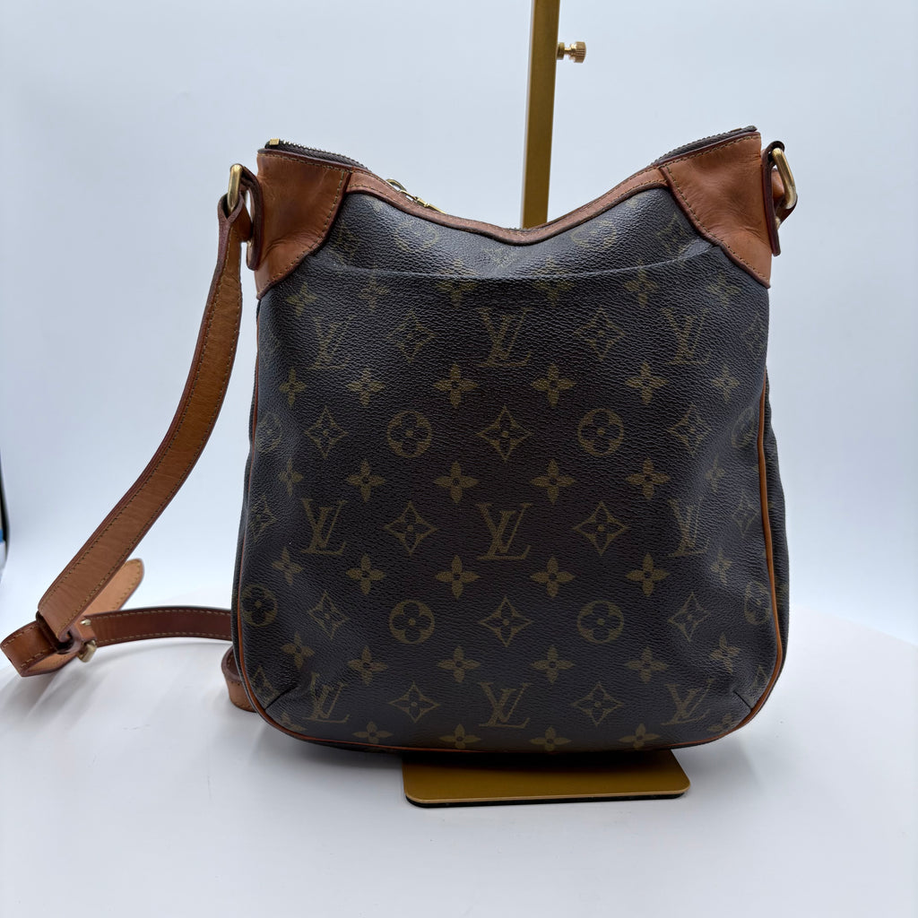 Authenticated Vintage Louis Vuitton cross body purse