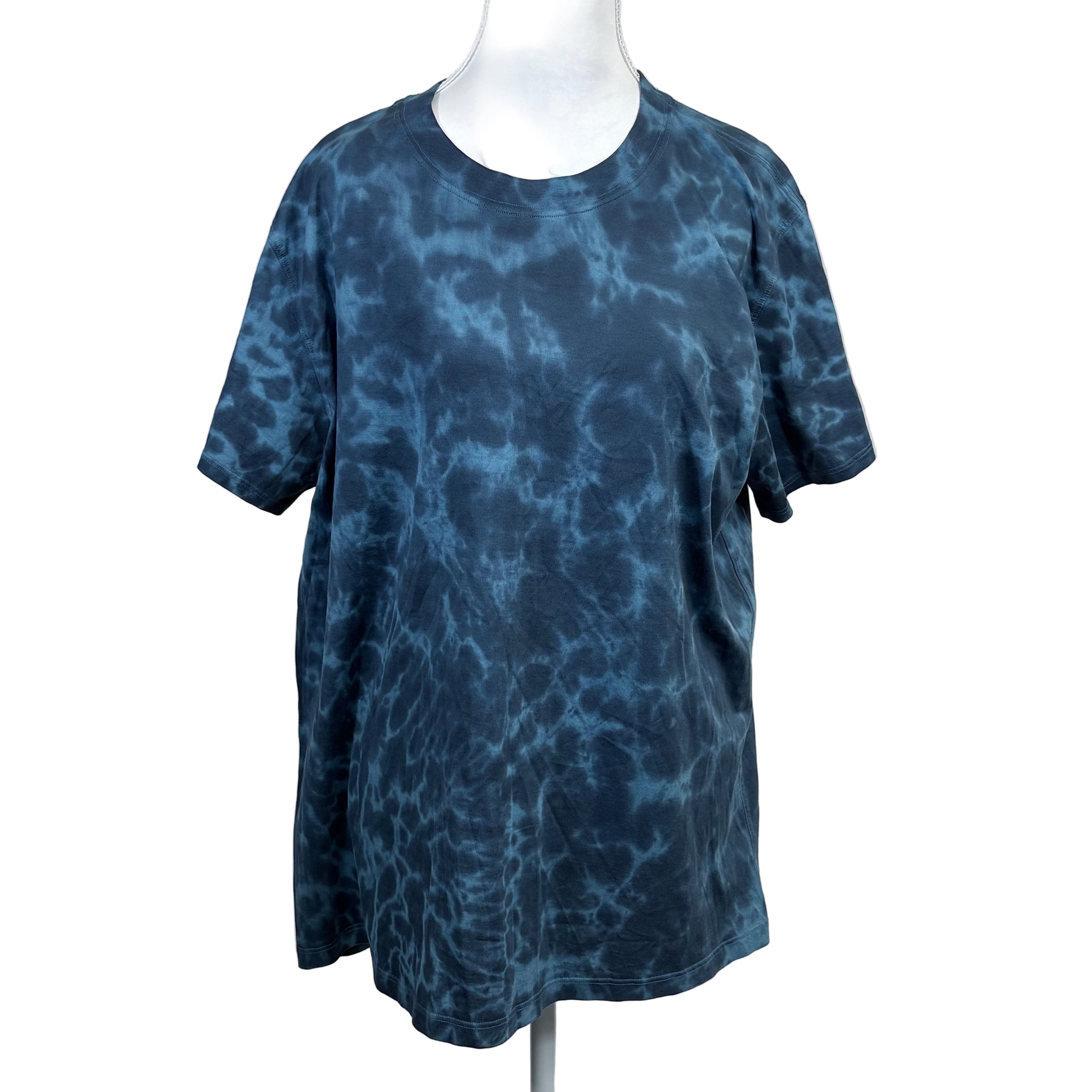 Lululemon Short sleeve shirt, size 8