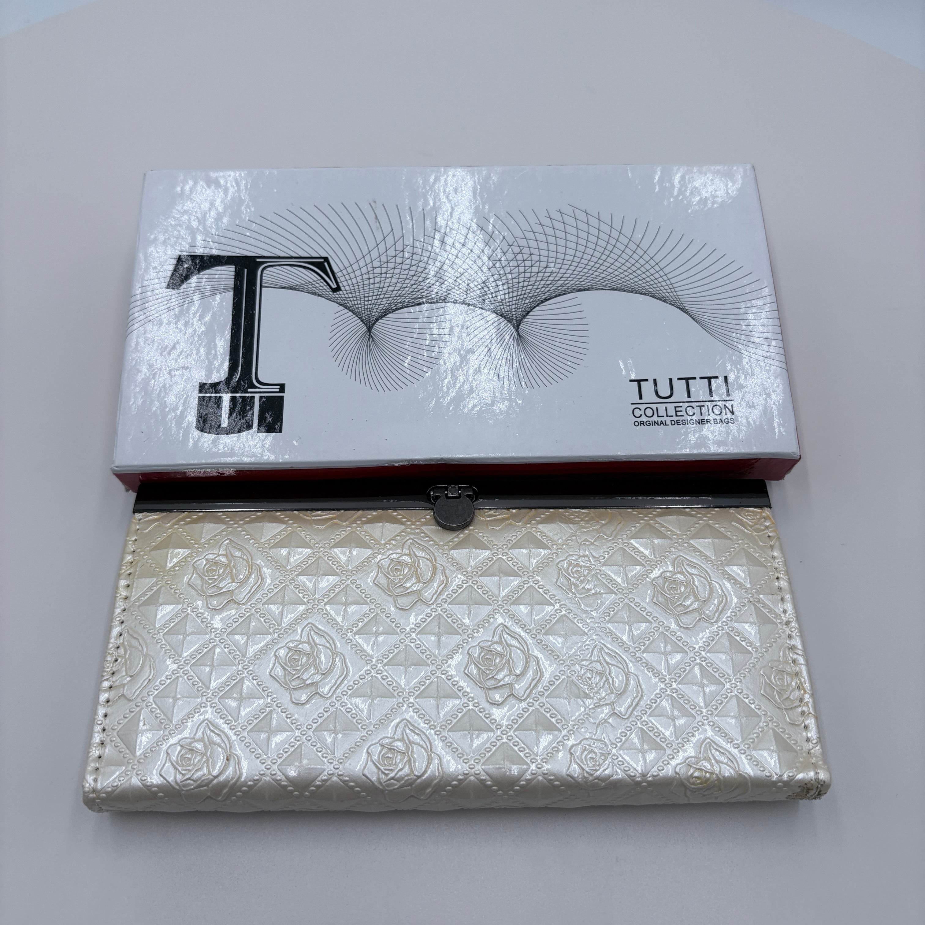 Bello Tutti wallet