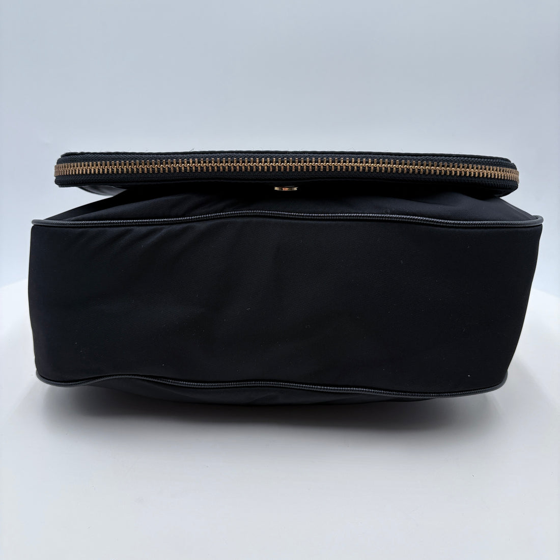 Marc Jacobs cross body purse