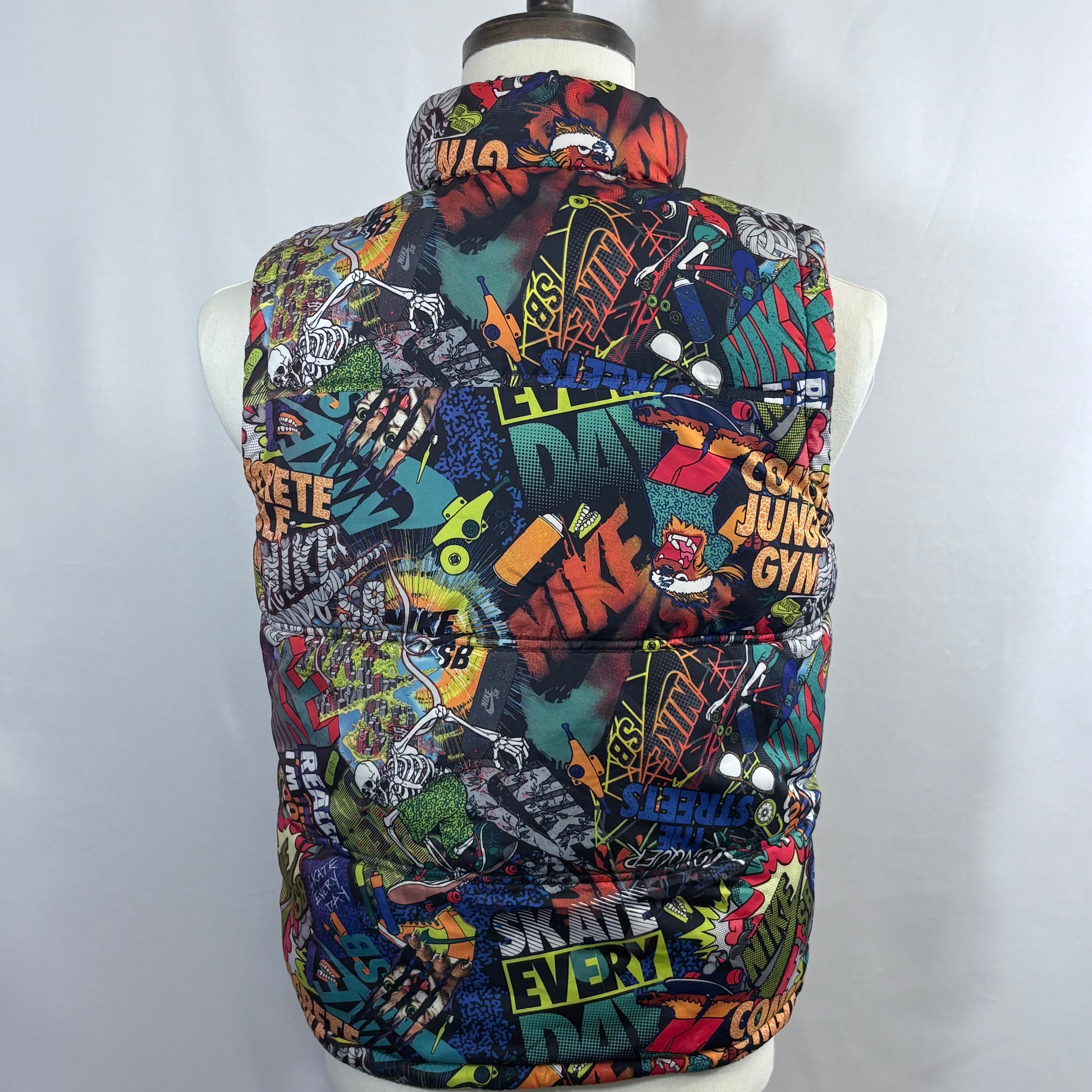 Nike Men's reversable puffer vest, size medium