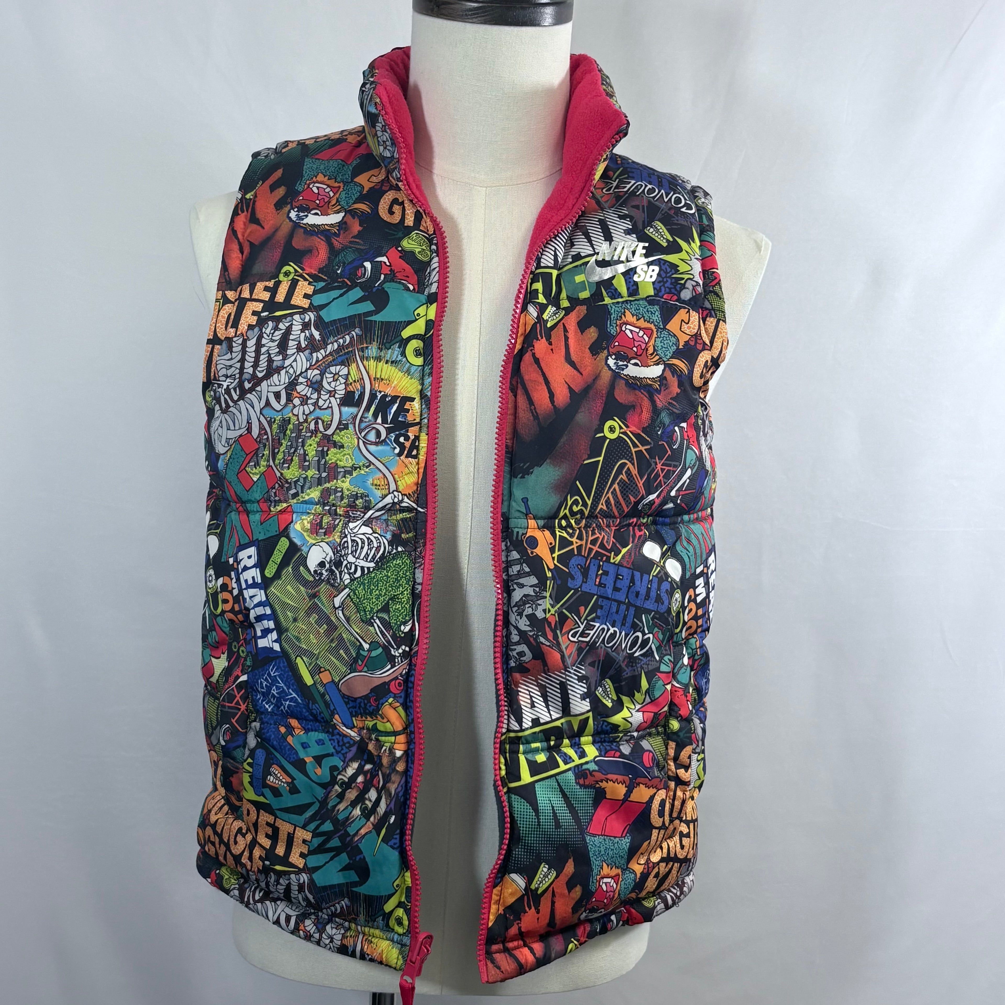 Nike Men's reversable puffer vest, size medium