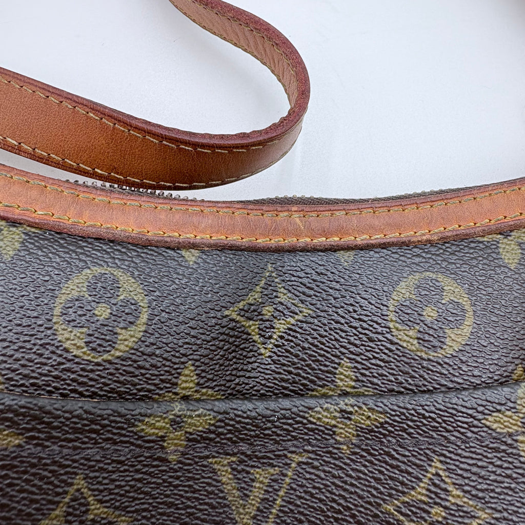 Authenticated Vintage Louis Vuitton cross body purse
