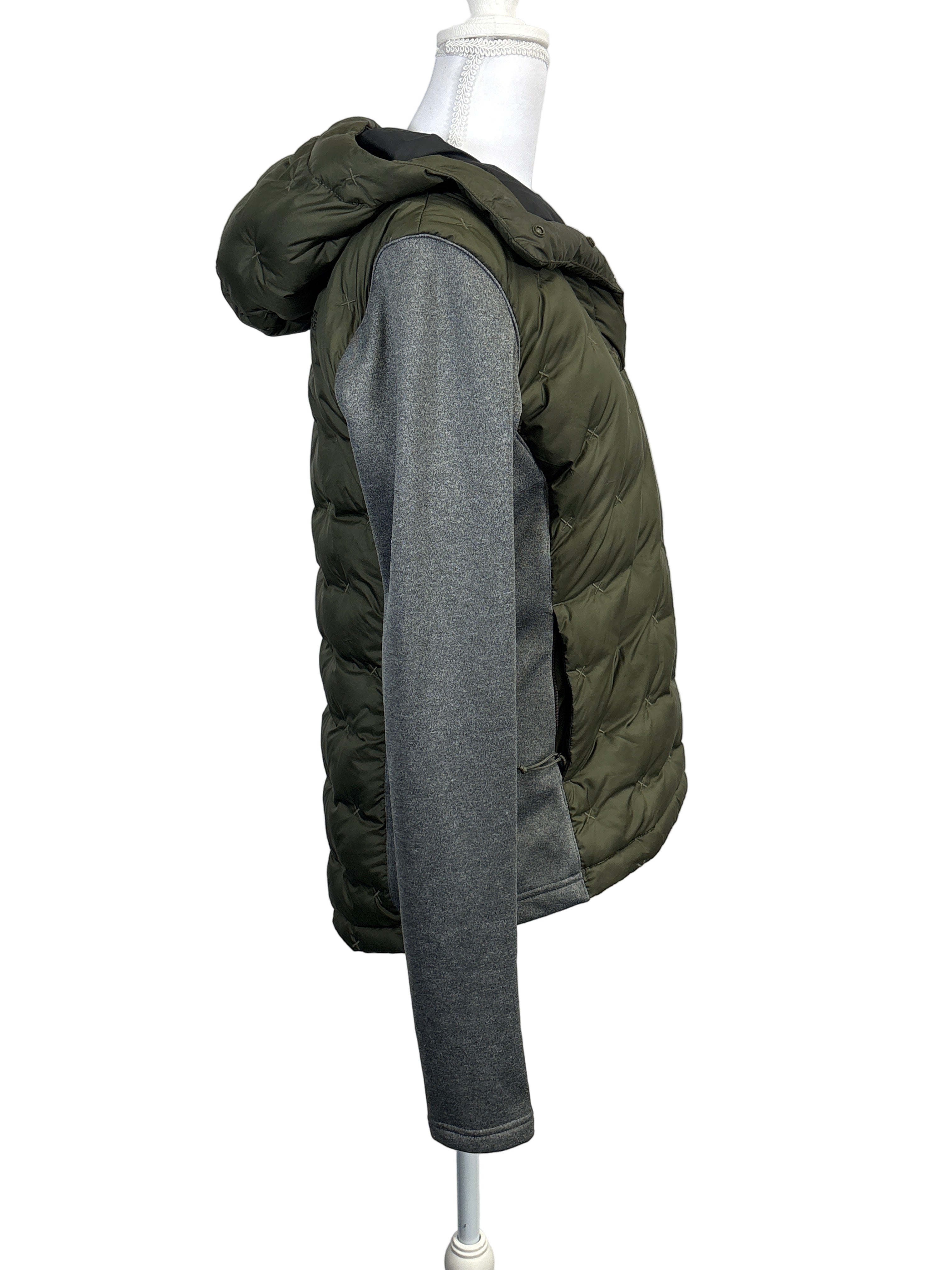 North Face long sleeve puffer jacket with hood, size small