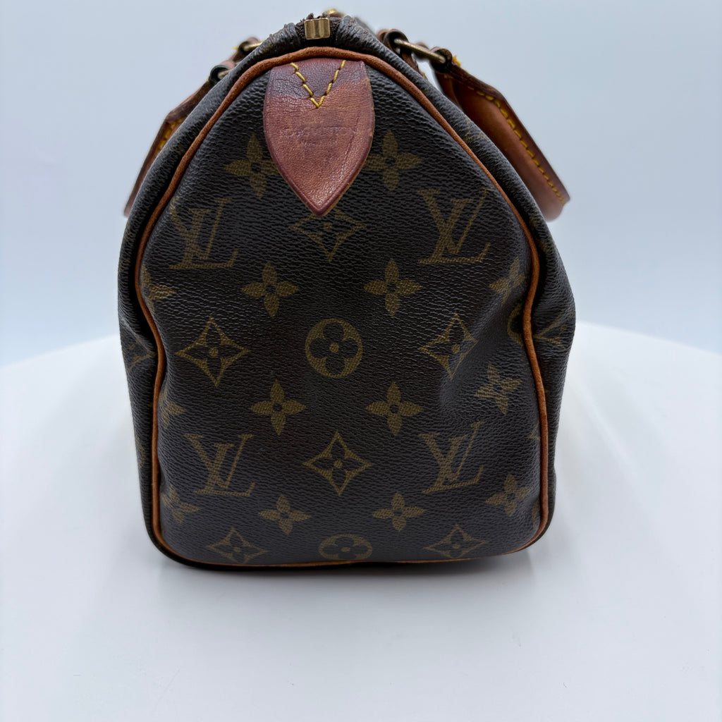 Authenticated Vintage Louis Vuitton Speedy 20 purse