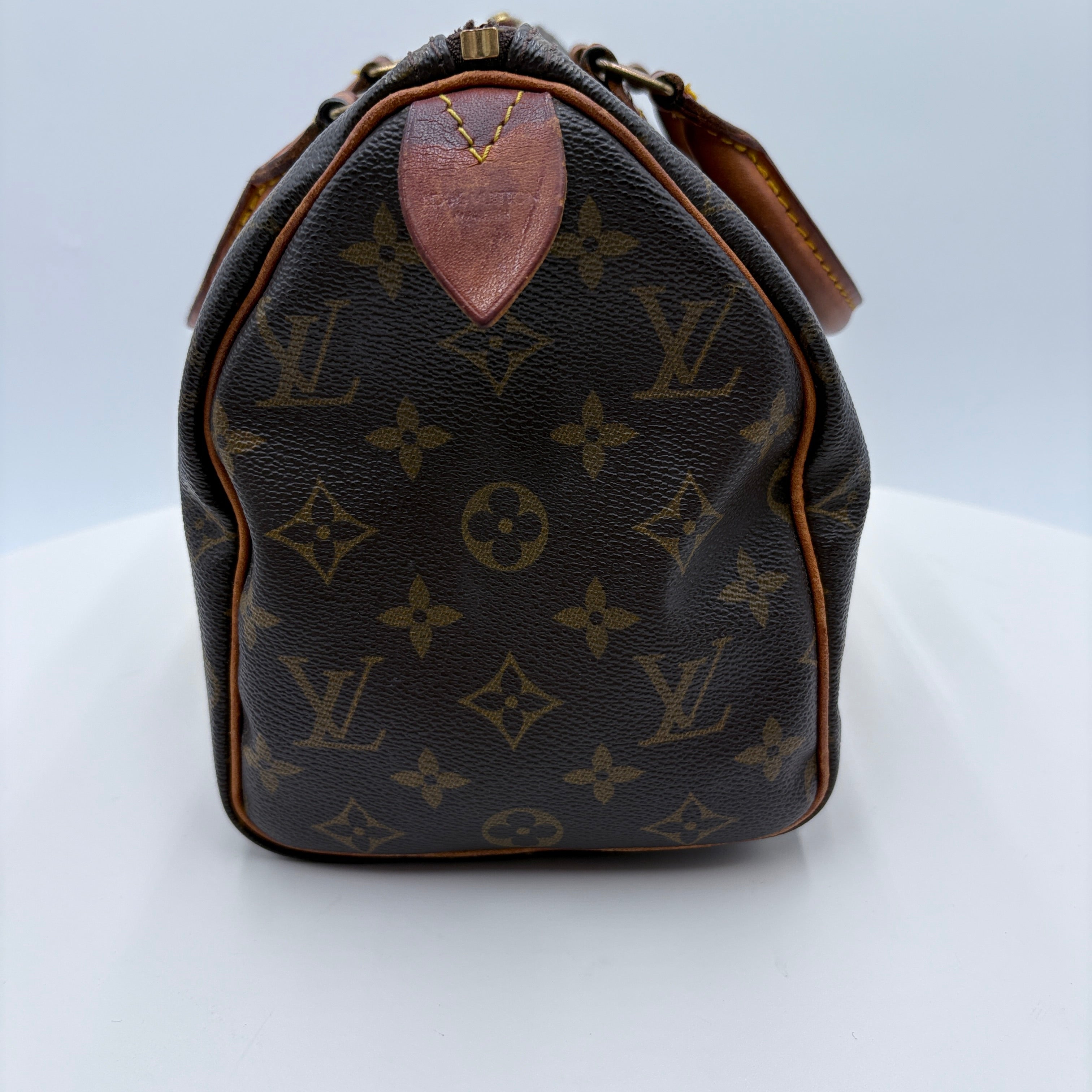 Authenticated Vintage Louis Vuitton Speedy 20 purse