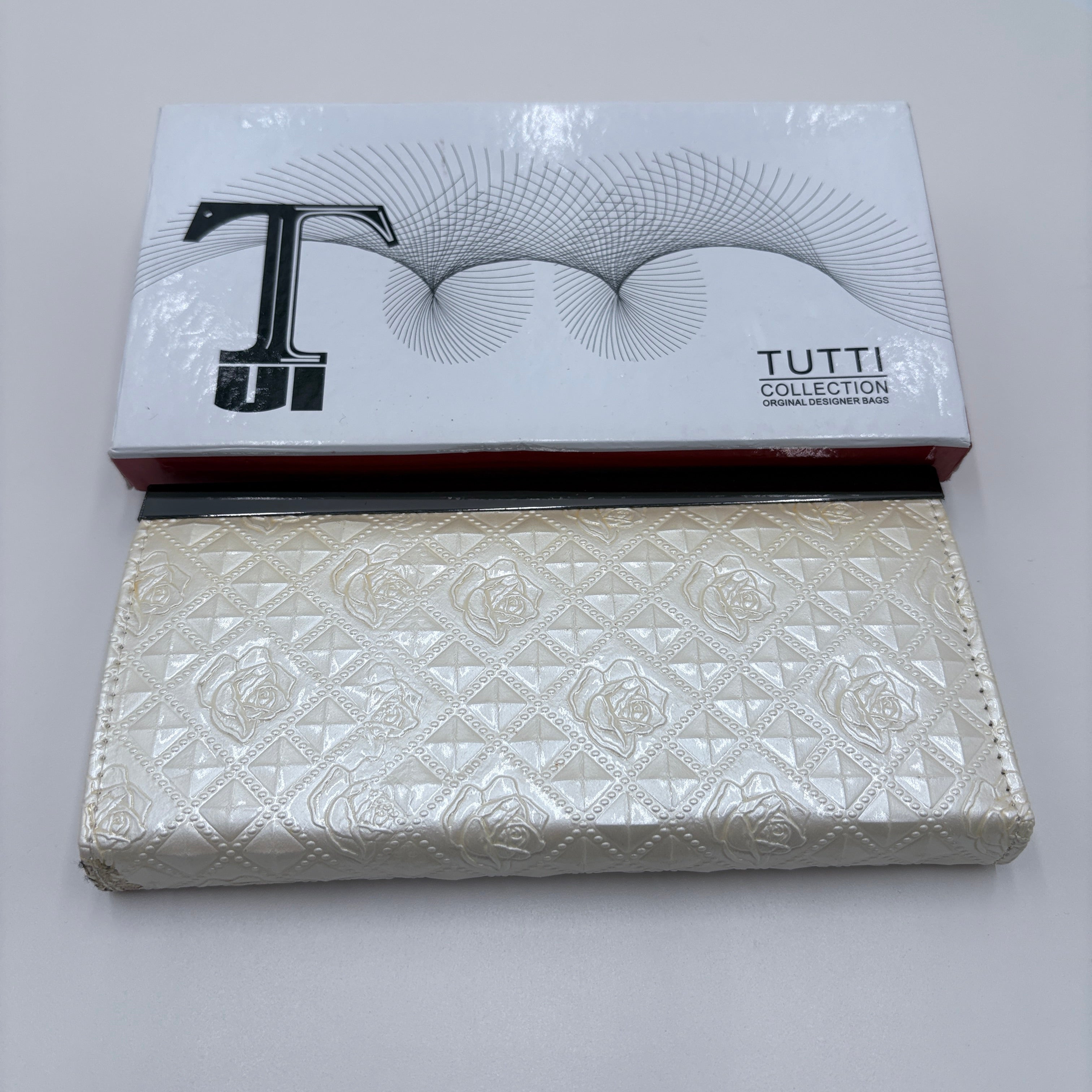 Bello Tutti wallet