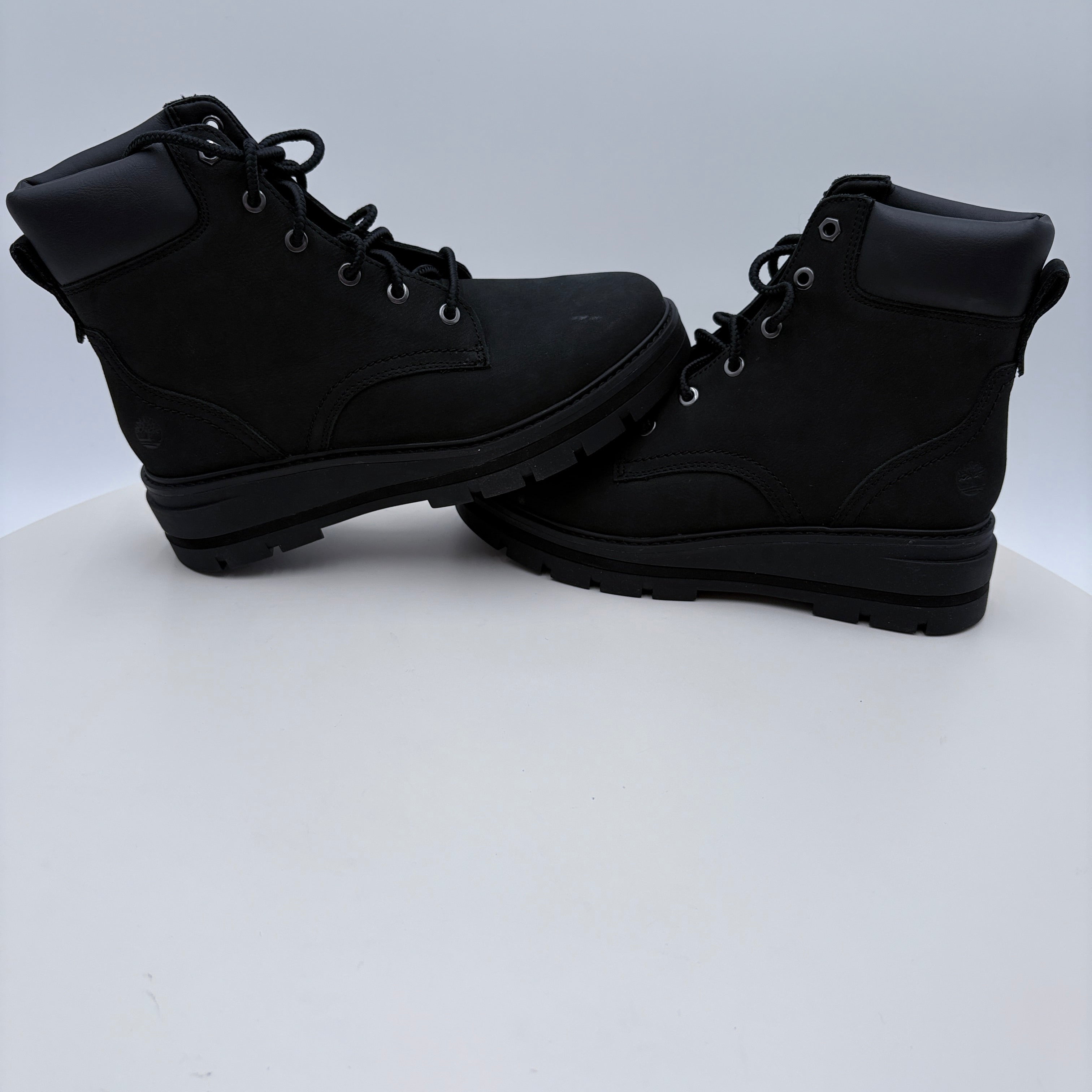 Timberland Cheyenne Valley Black Women's Boots, like new in box