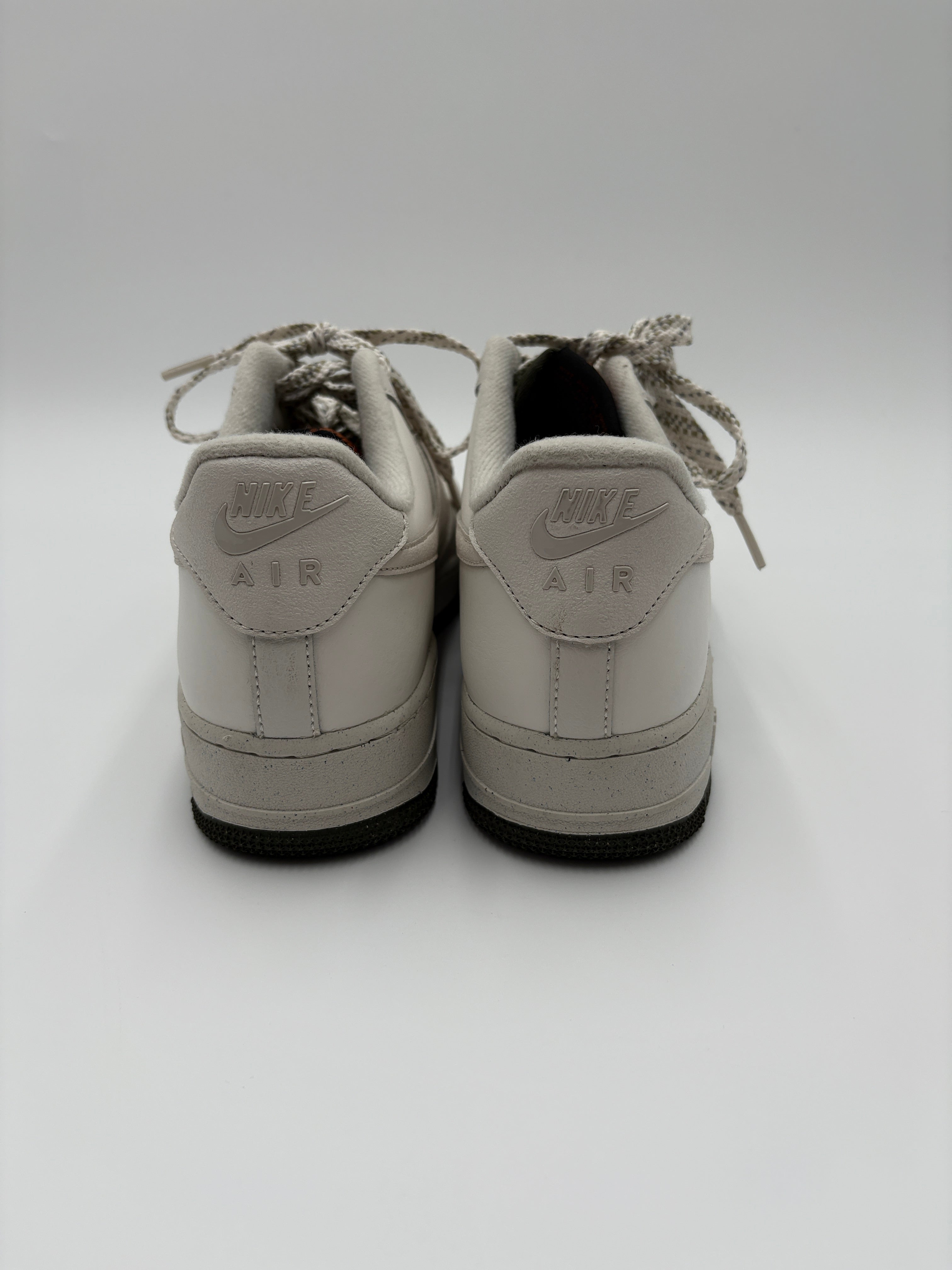 Nike Air Force 1 07 LV8 Winterized Phantom