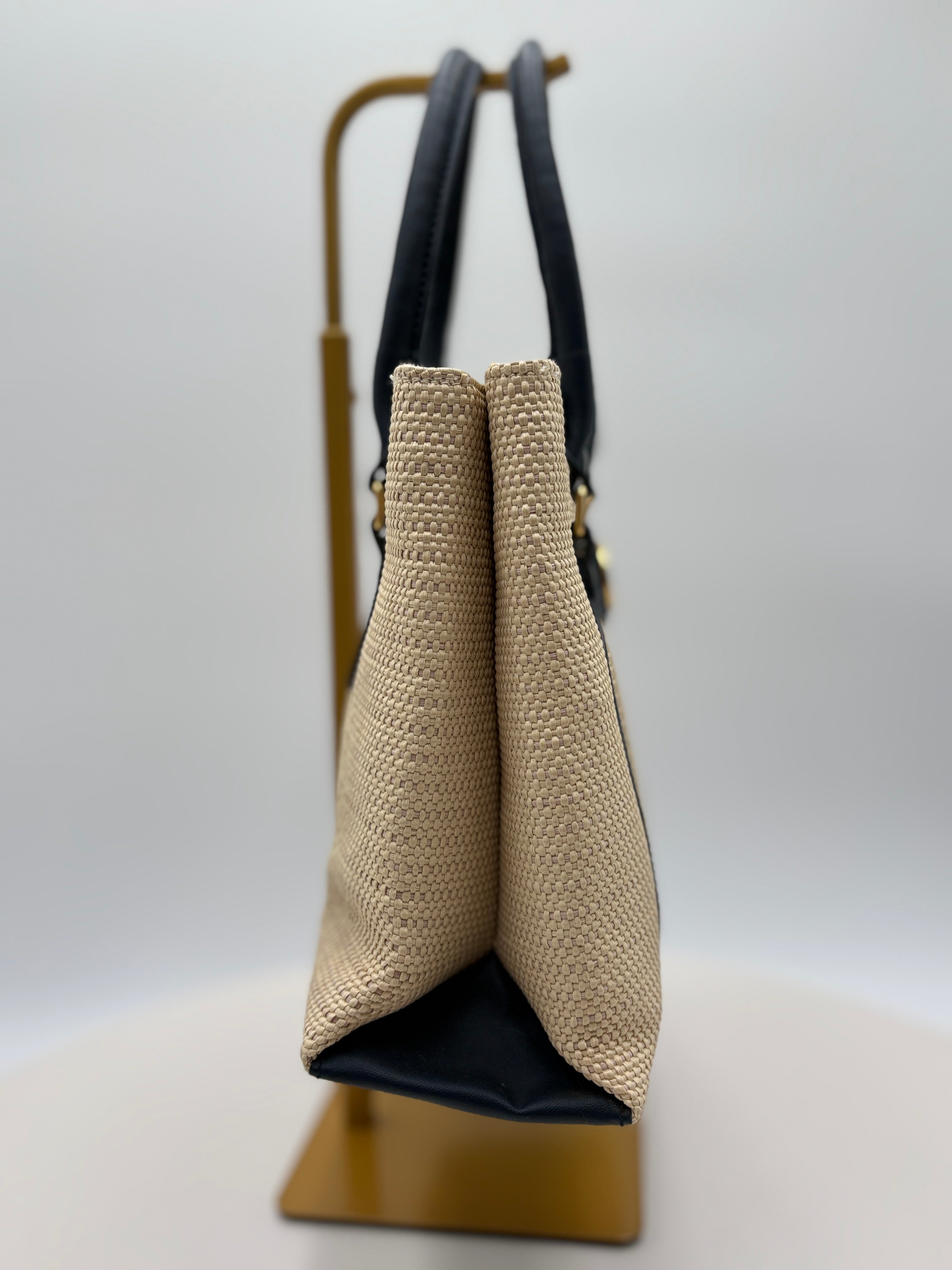 Bueno California Handbag purse