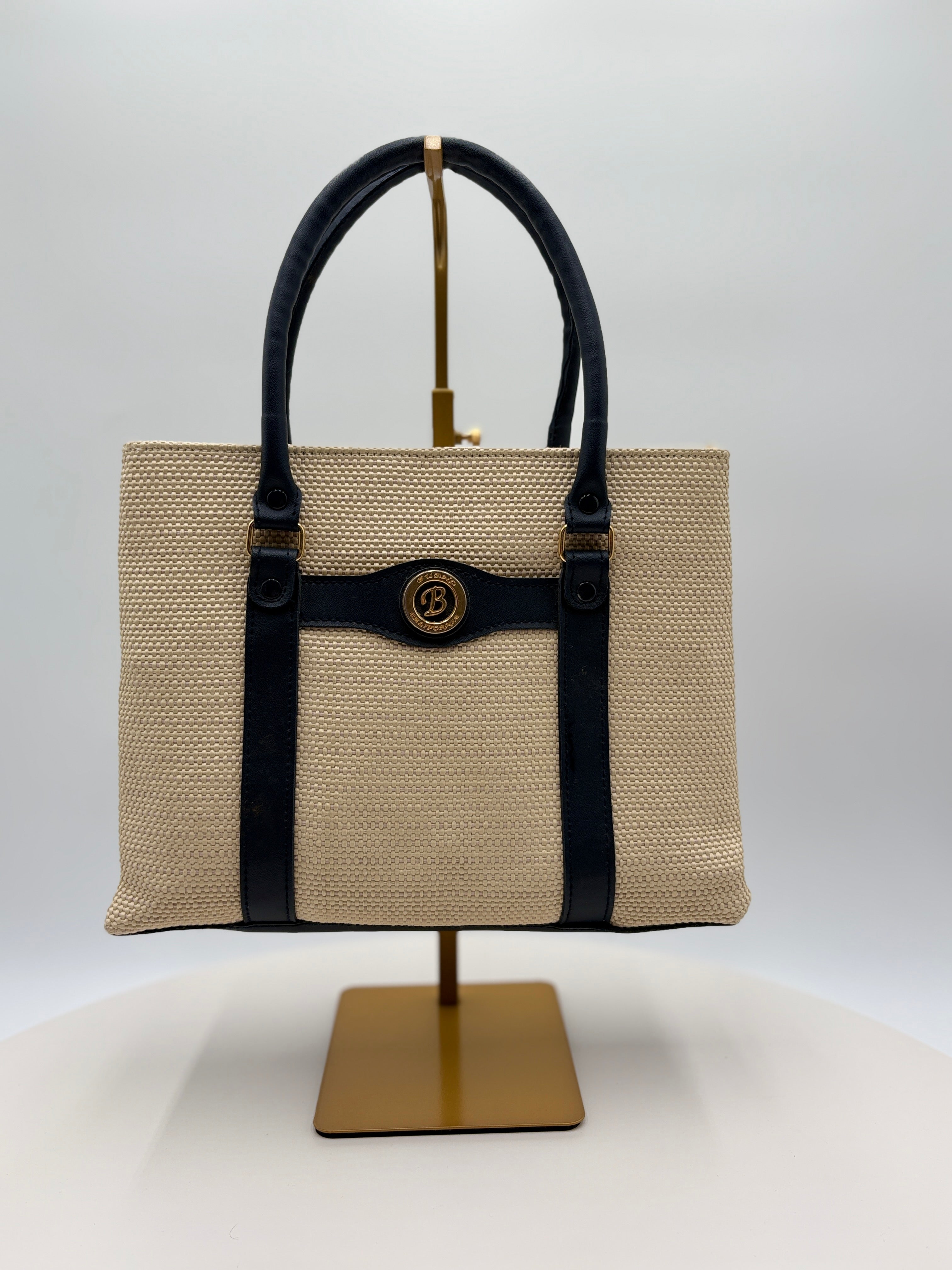 Bueno California Handbag purse