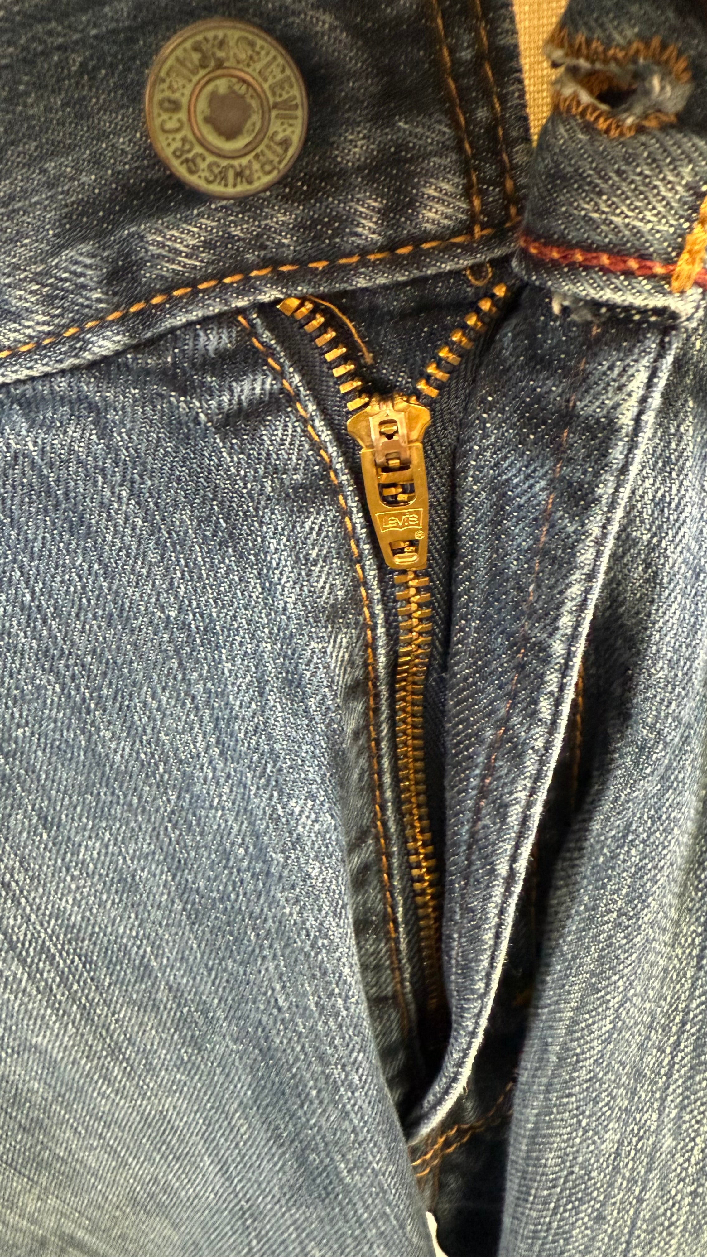 Levi Men's 559 Jeans, waist 32"