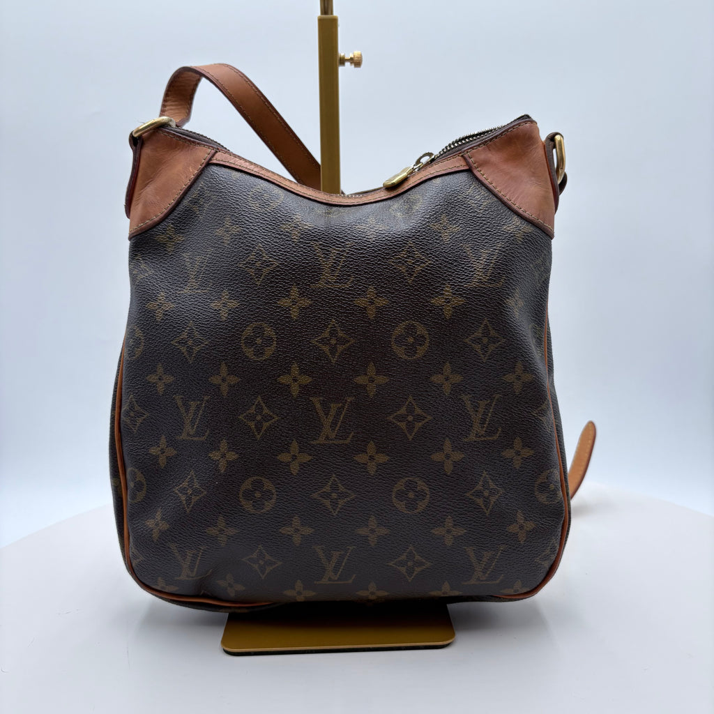 Authenticated Vintage Louis Vuitton cross body purse