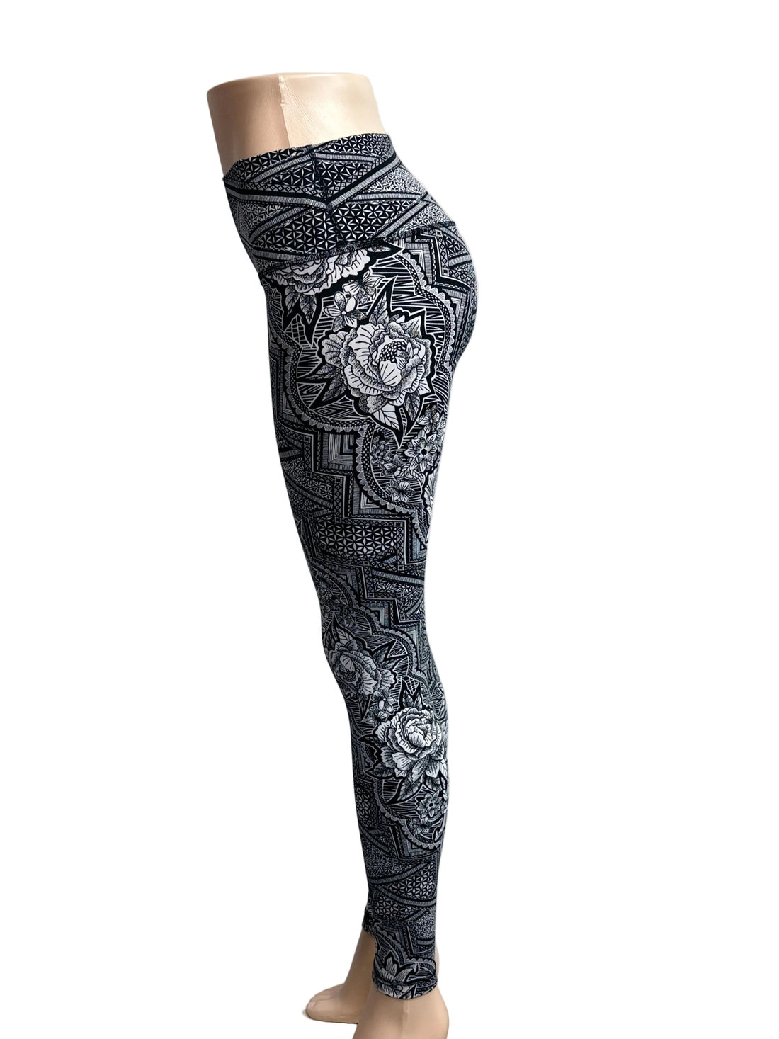 Lululemon black patterned cool leggings