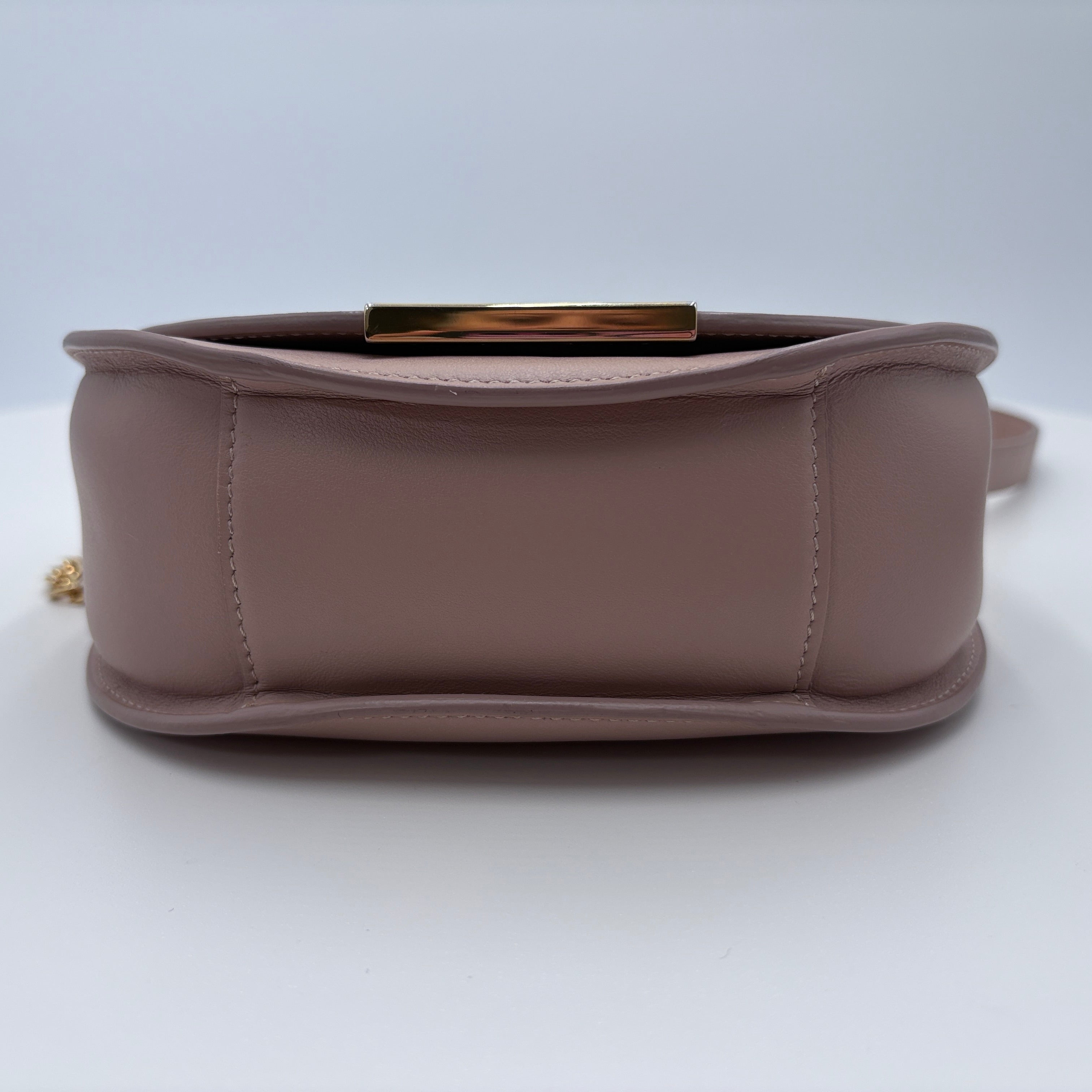 Coyana Quartz Cross Body Purse