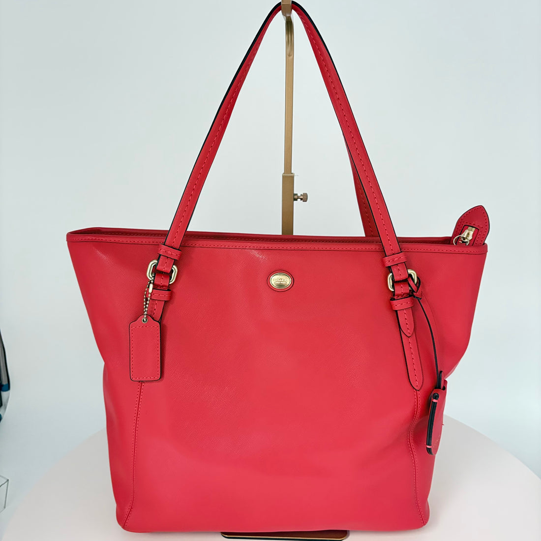 Authenticated Coach Red Peyton Leather Tote purse