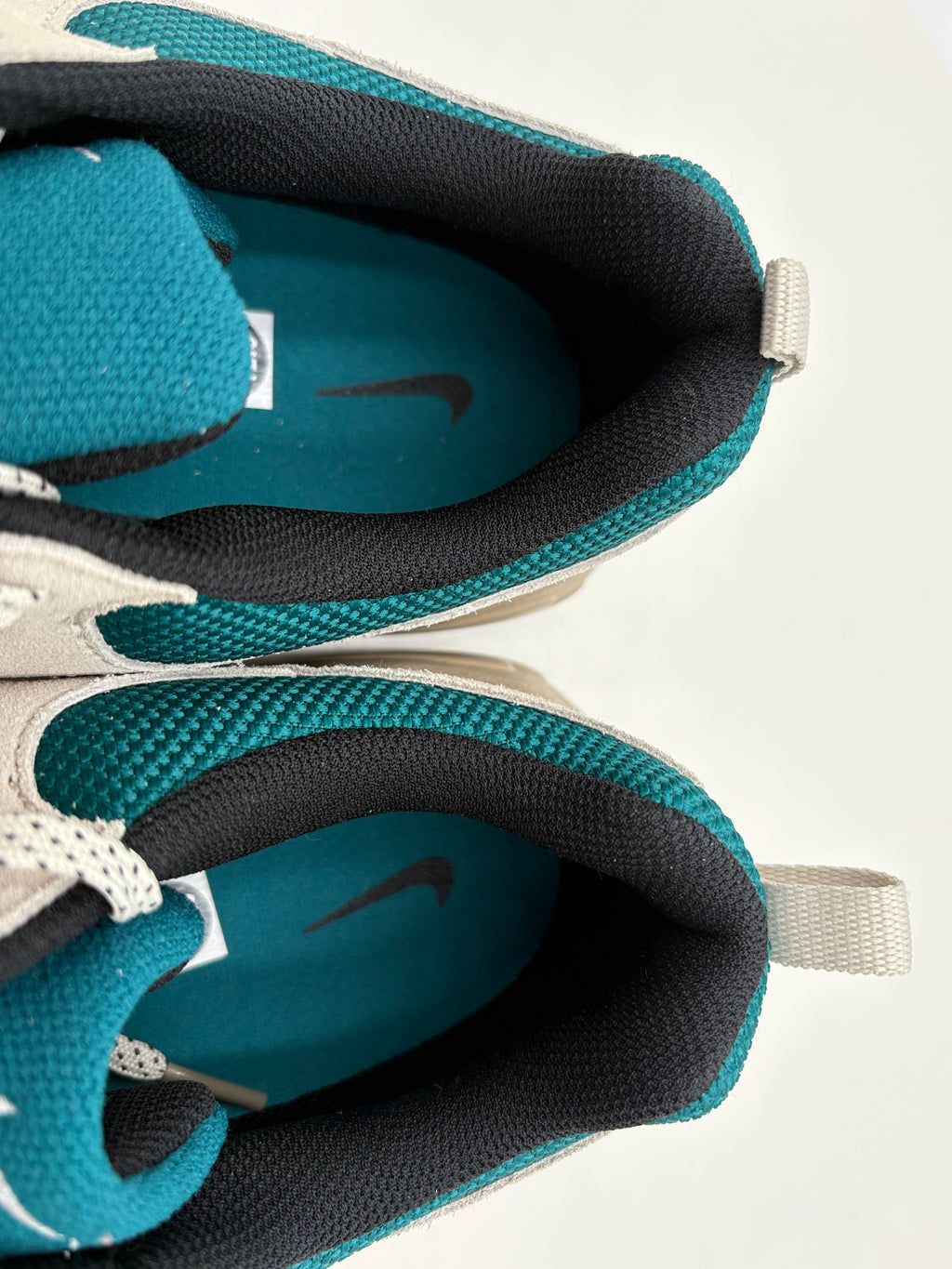 Nike Tech Hera Light Orewood (FJ9532-110)