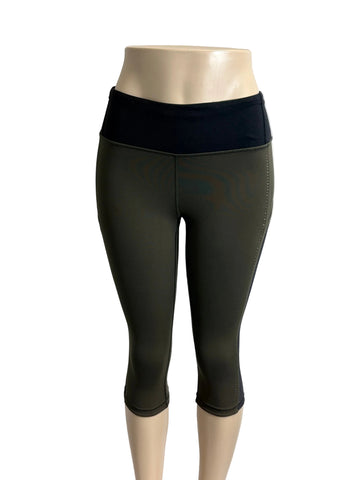 Lululemon capri style black/olive green leggings
