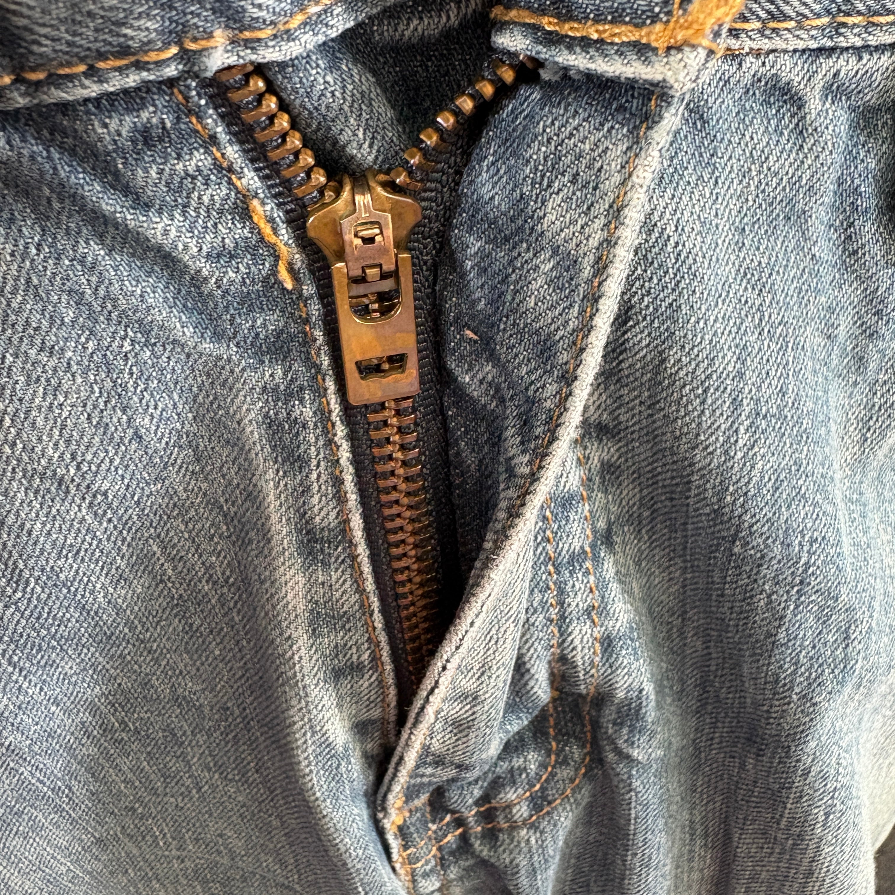 Levi Men's 559 Jeans, waist 33"