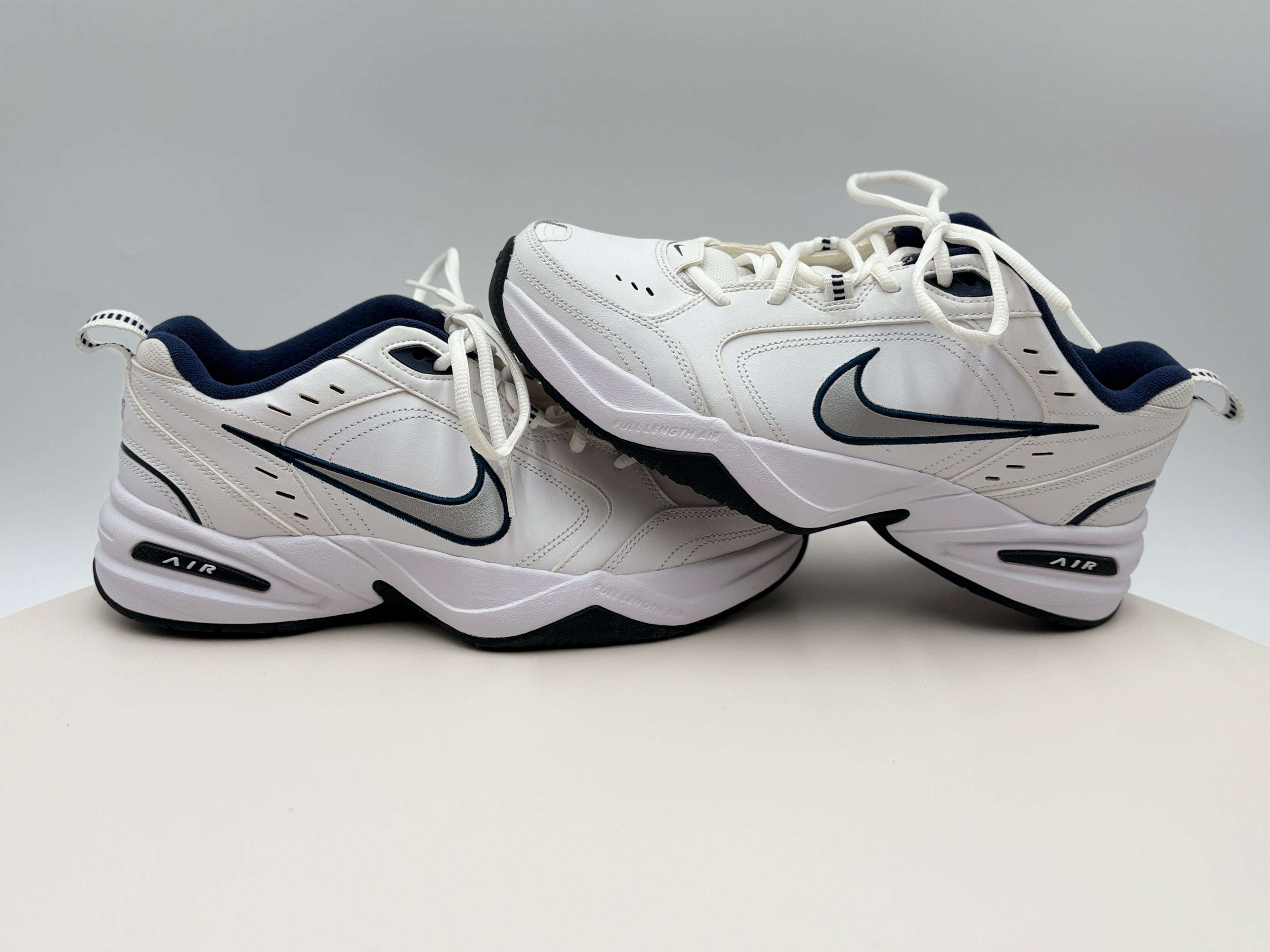 Nike Air Monarch IV (415445-102)