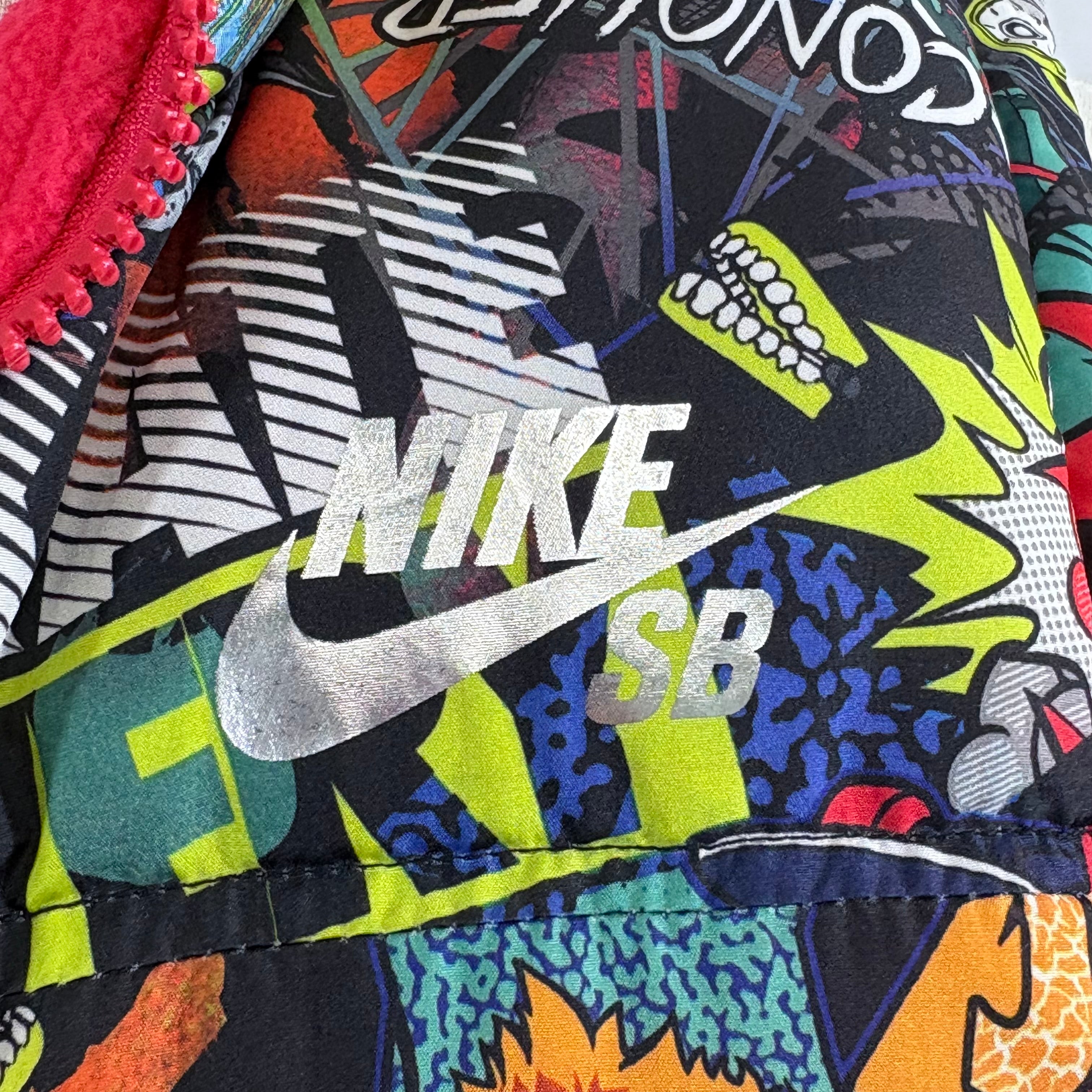 Nike Men's reversable puffer vest, size medium