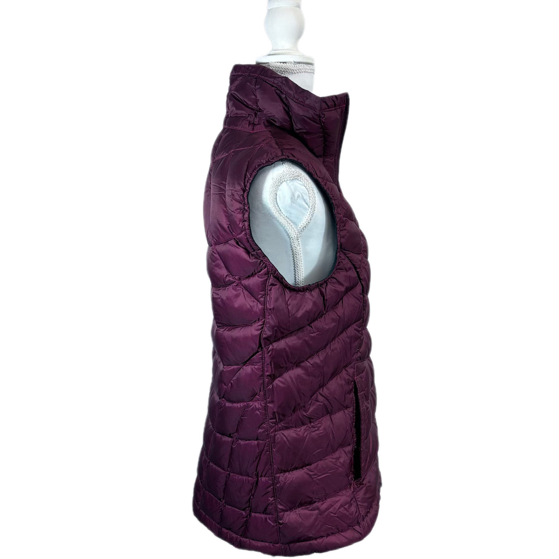Columbia Women’s Lightweight Down Puffer Vest – Medium Warmth