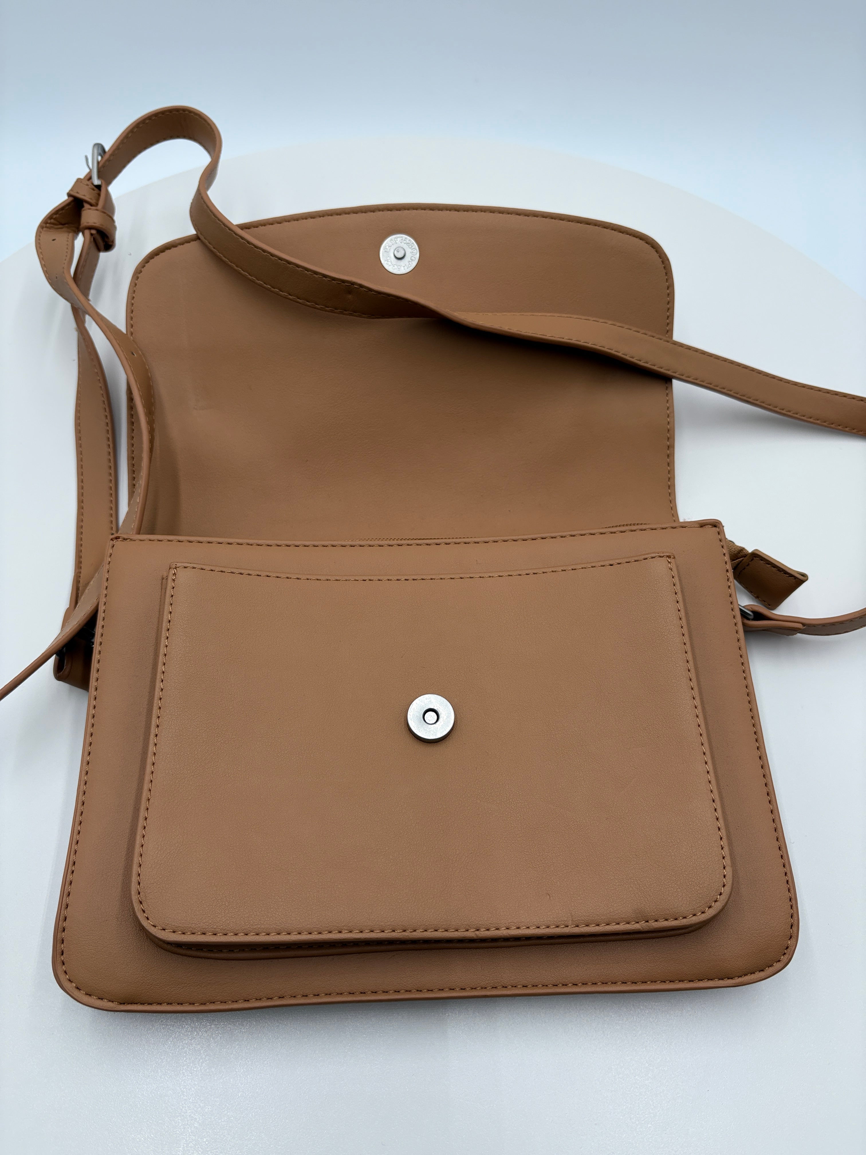 Pixi Mood cross body purse