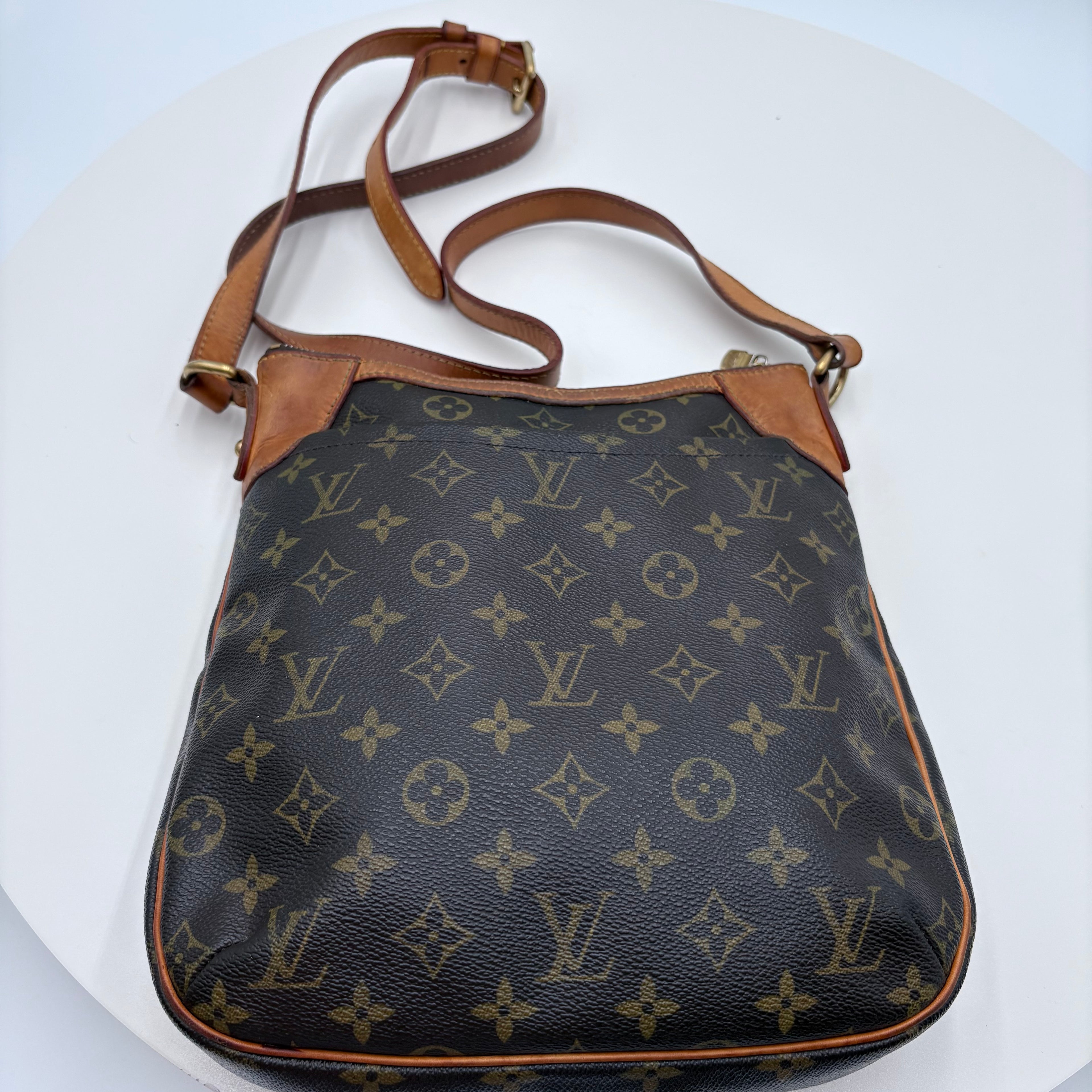 Authenticated Vintage Louis Vuitton cross body purse