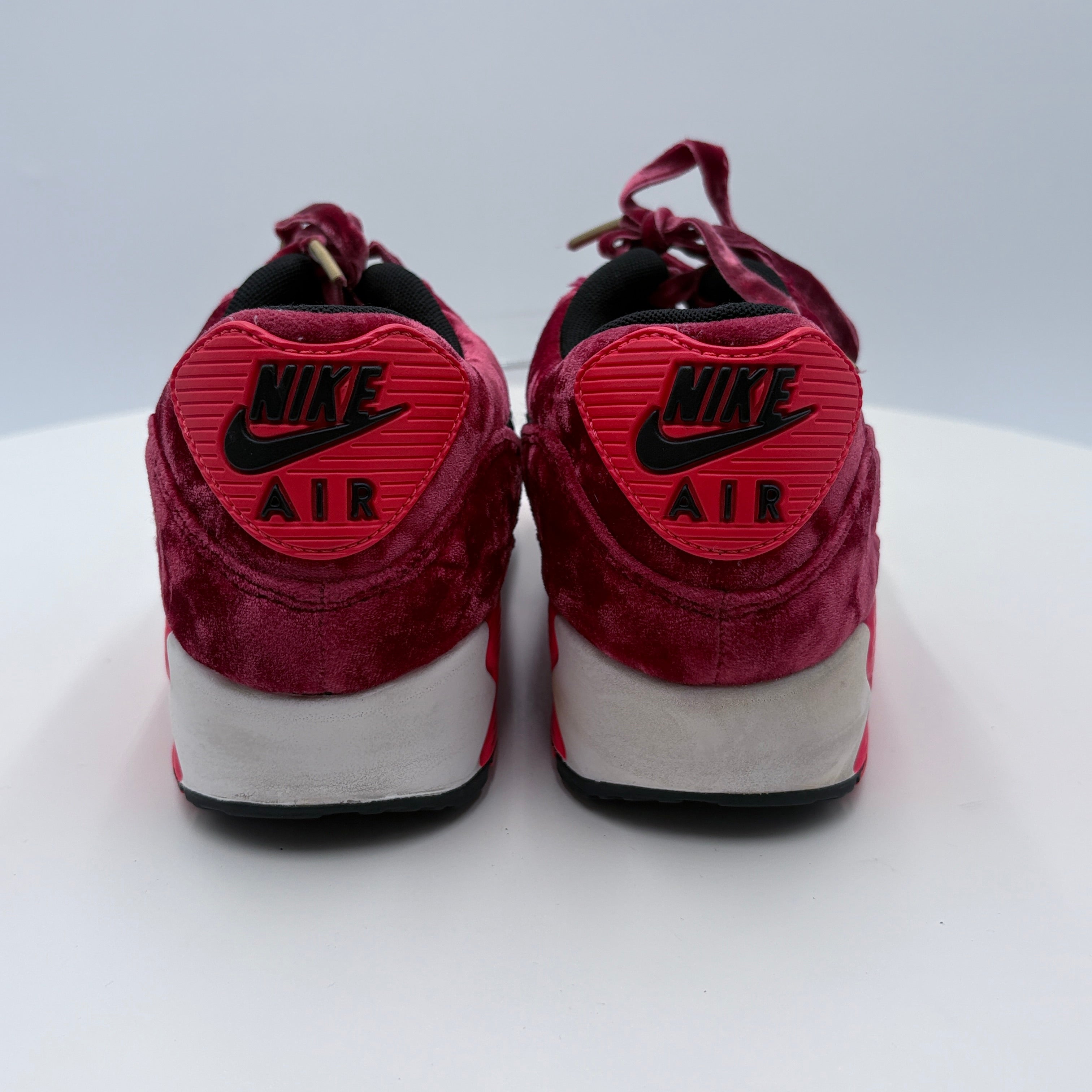 Authenticated Nike Air Max 90, infrared red sneakers